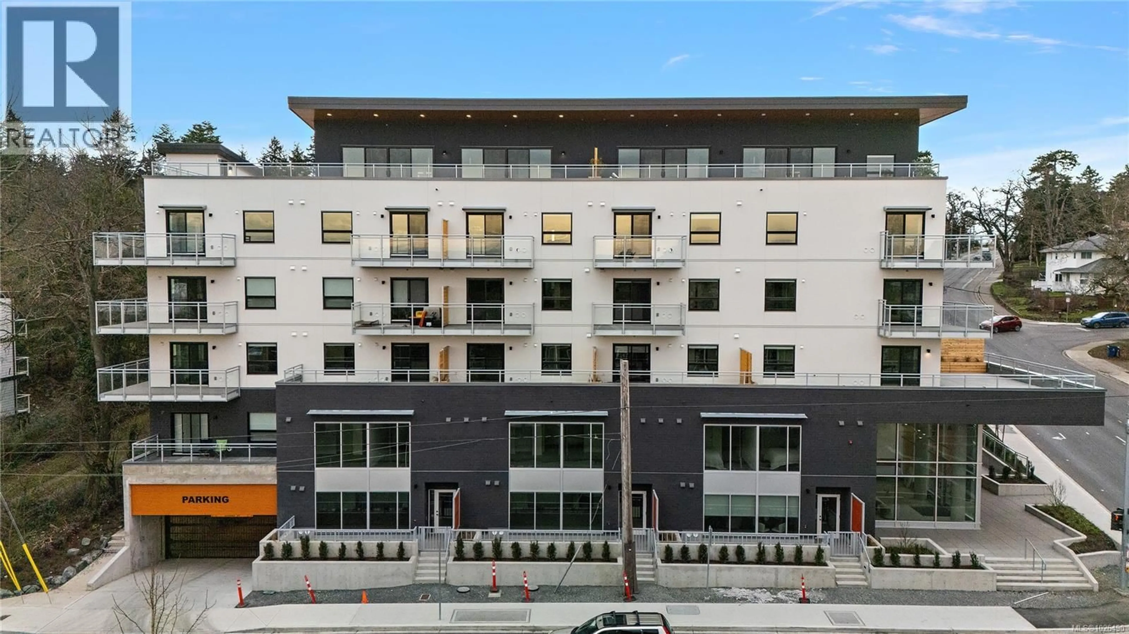 Patio, building for 202 - 1102 ESQUIMALT ROAD, Esquimalt British Columbia V9A0L3