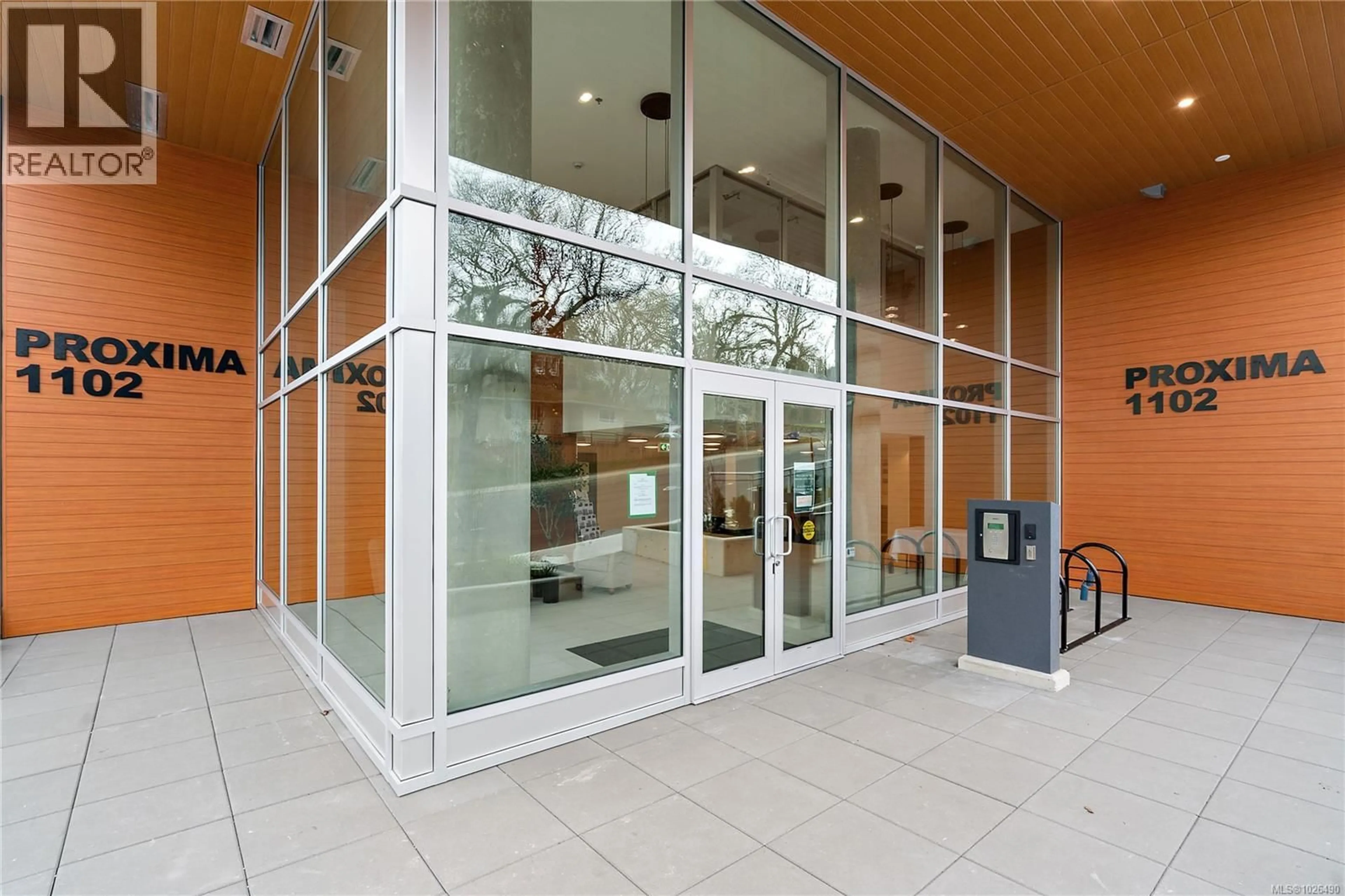 Indoor foyer for 202 - 1102 ESQUIMALT ROAD, Esquimalt British Columbia V9A0L3