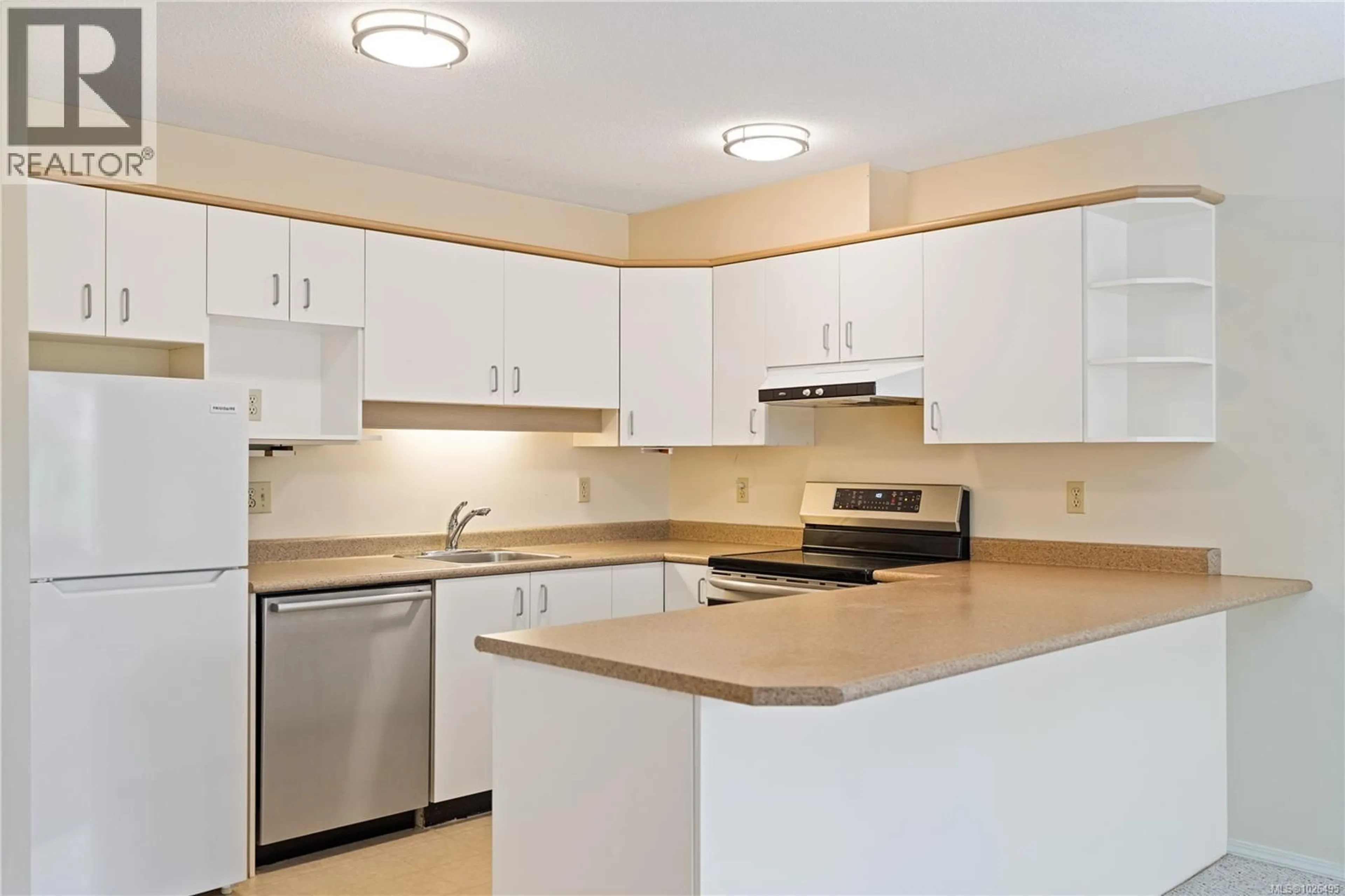 Standard kitchen, unknown for 105 - 3915 ST. GEORGES LANE, Saanich British Columbia V8N4E3