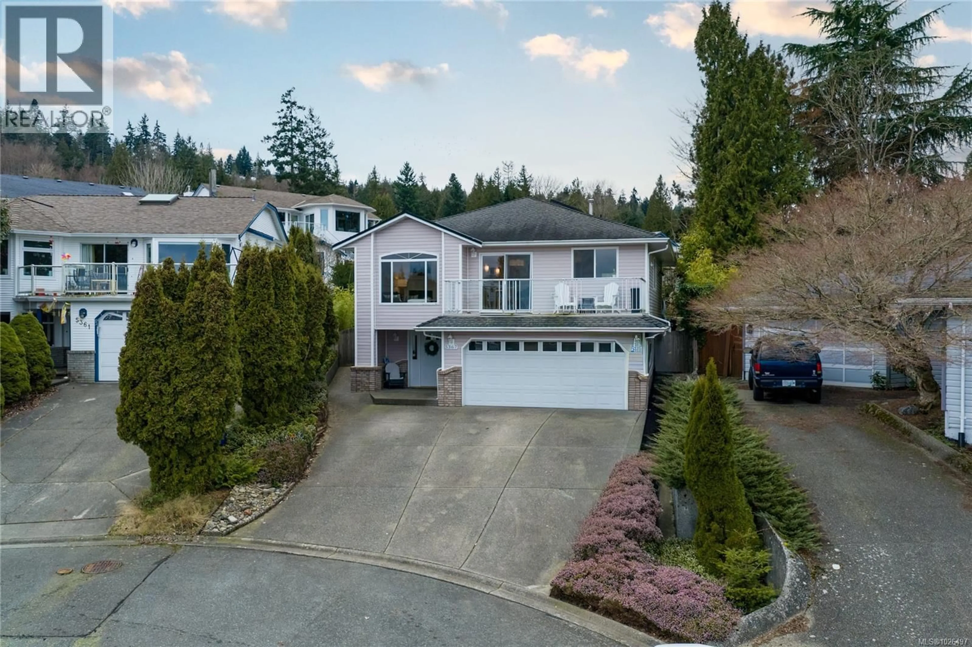 A pic from outside/outdoor area/front of a property/back of a property/a pic from drone, street for 5367 CATALINA DRIVE, Nanaimo British Columbia V9V1G8