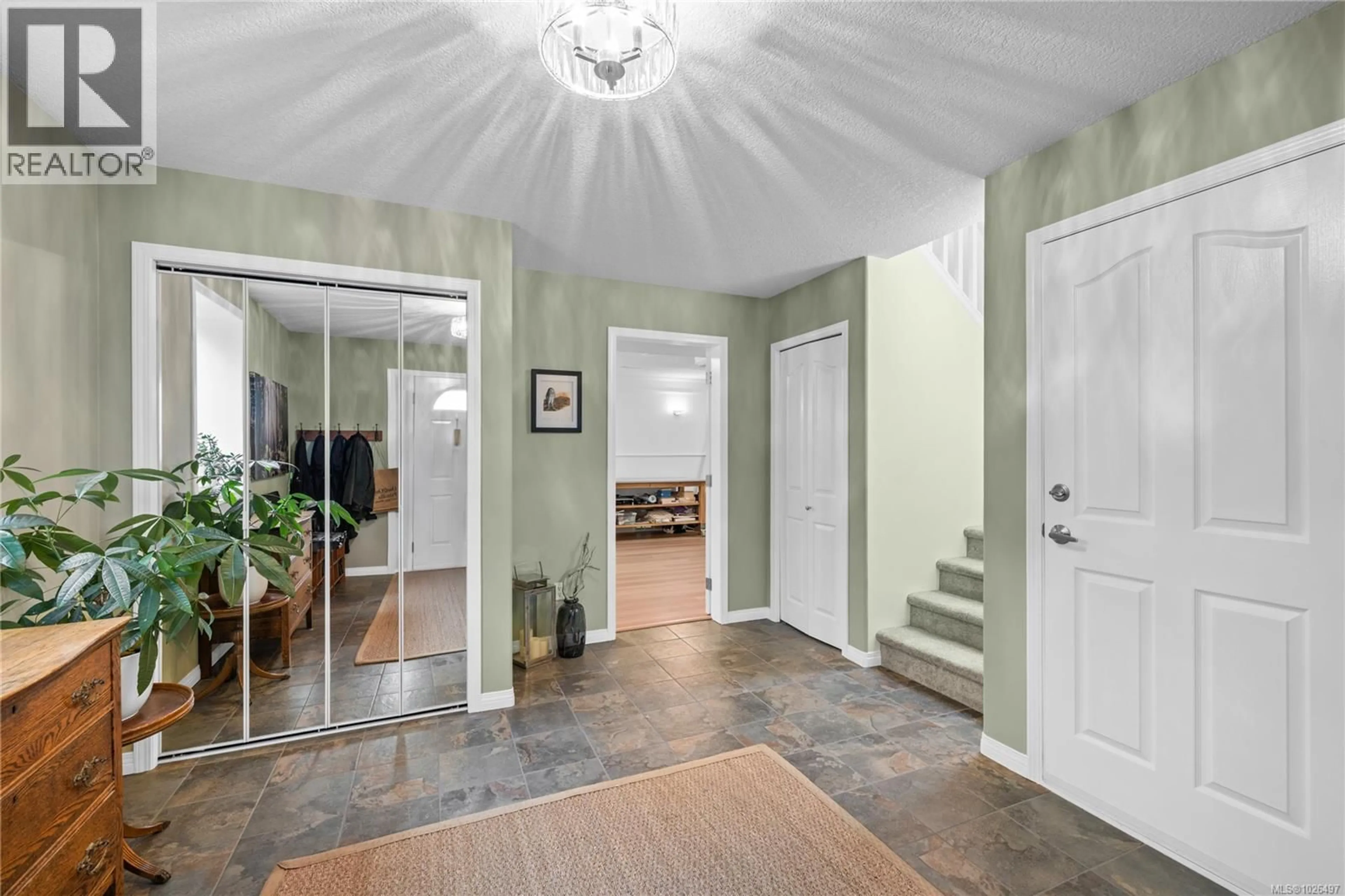 Indoor entryway for 5367 CATALINA DRIVE, Nanaimo British Columbia V9V1G8