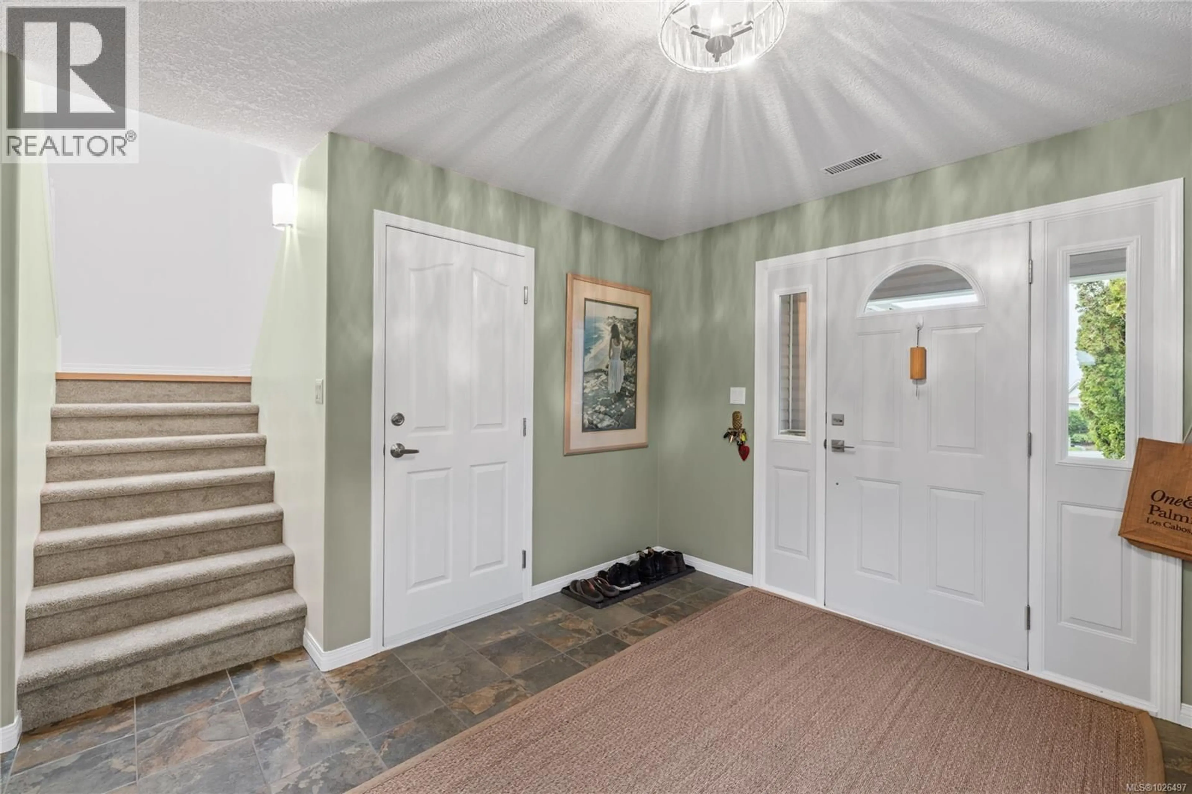 Indoor entryway for 5367 CATALINA DRIVE, Nanaimo British Columbia V9V1G8