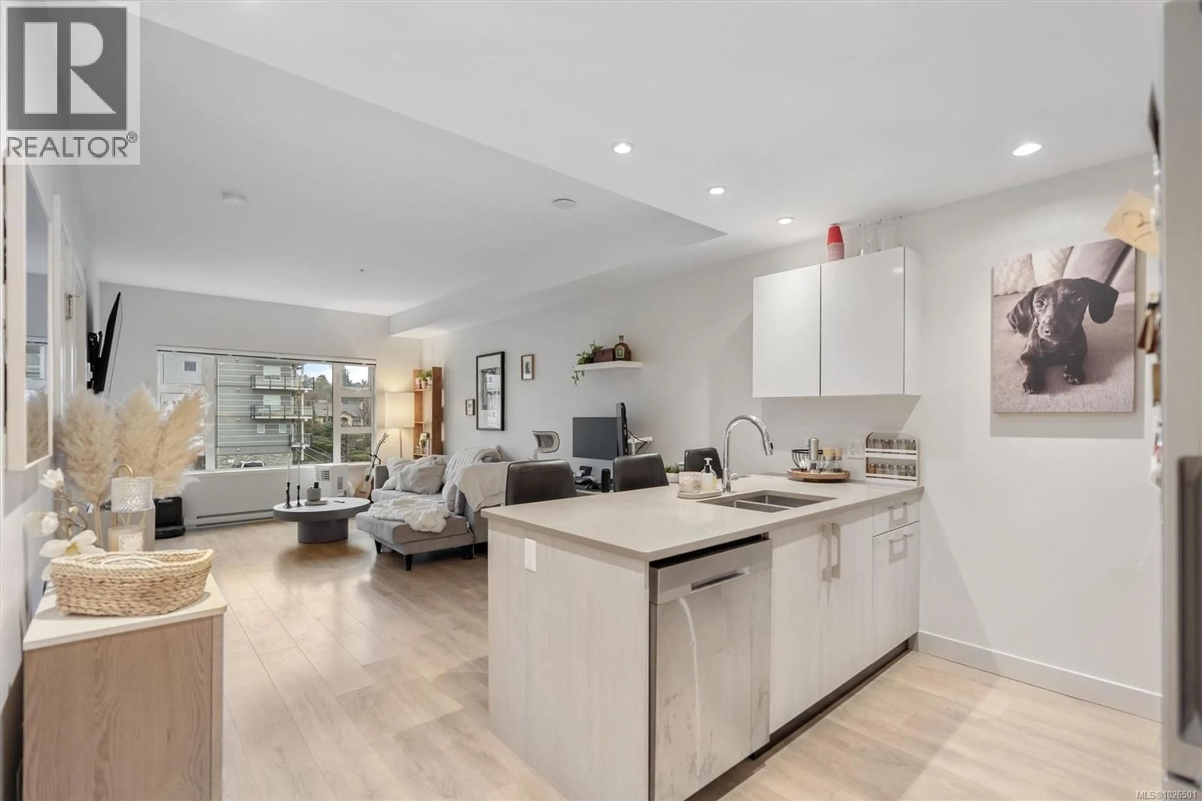 Open concept kitchen, unknown for 304 - 3333 GLASGOW AVENUE, Saanich British Columbia V8X1M5