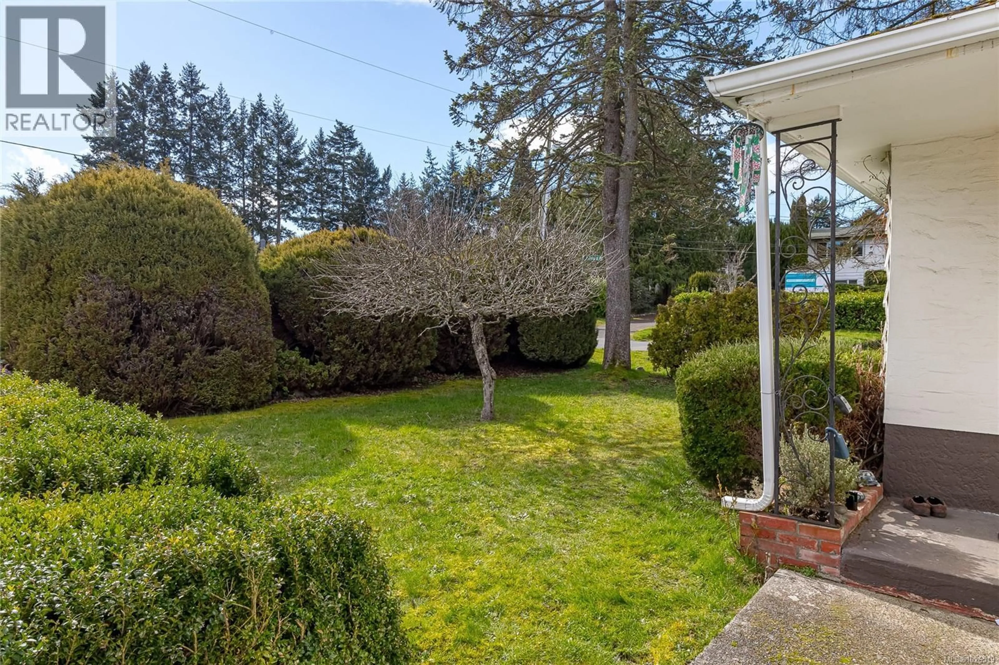 Patio, unknown for 1364 HARROP ROAD, Saanich British Columbia V8P2S5