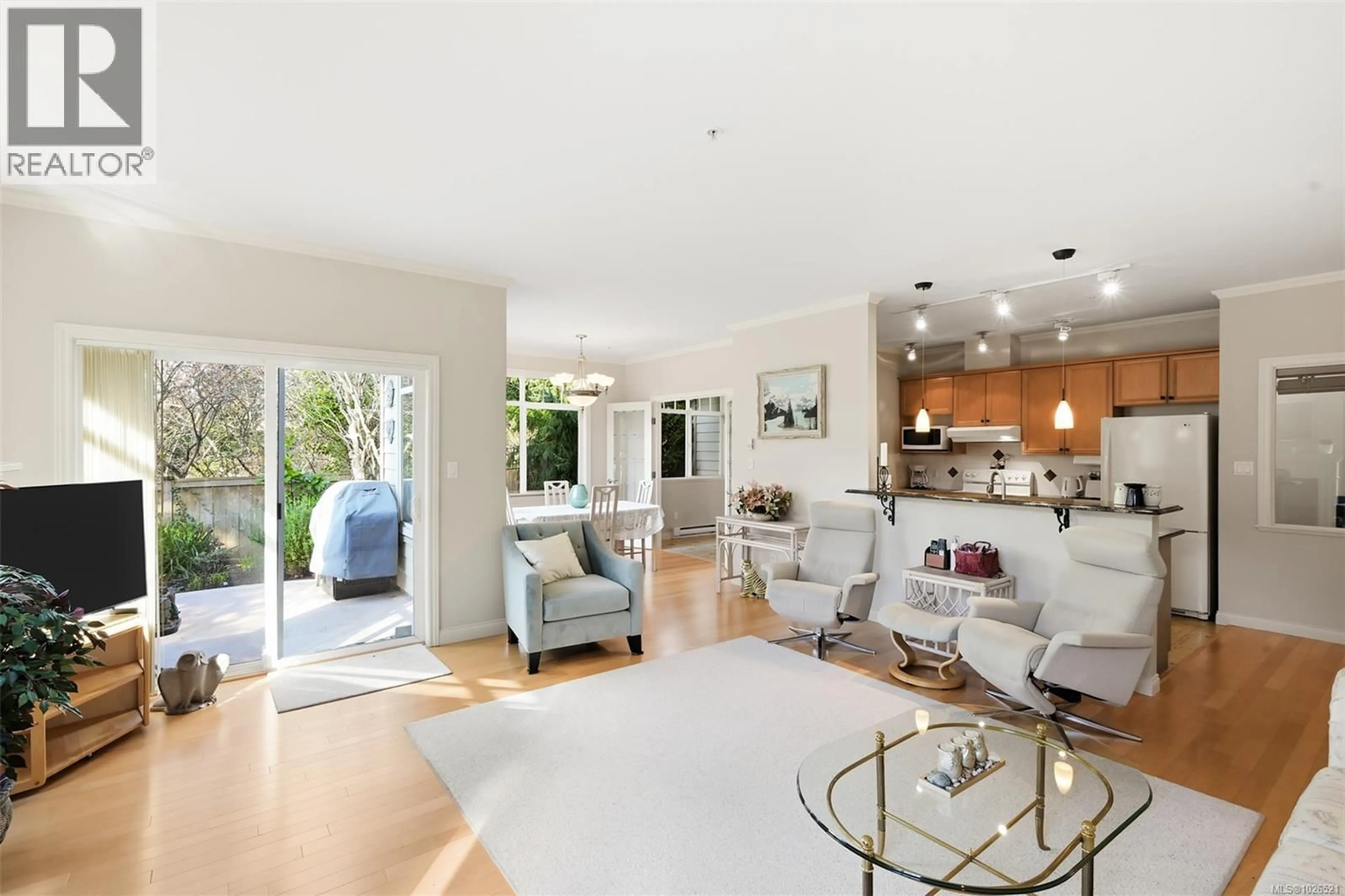 Living room with furniture, unknown for 67 - 850 PARKLANDS DRIVE, Esquimalt British Columbia V9A7L9