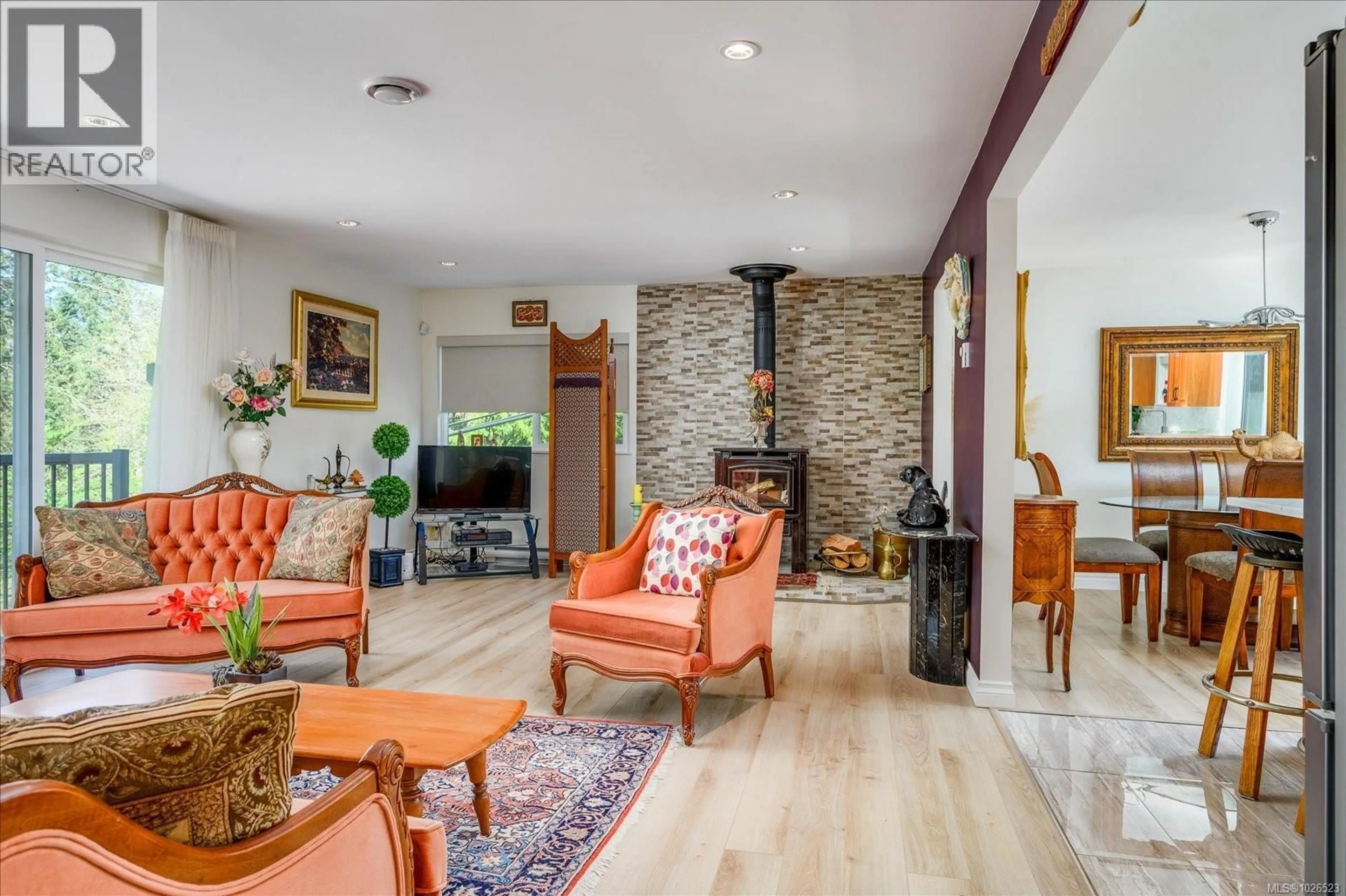 Living room with furniture, unknown for 1701 MORDEN ROAD, Nanaimo British Columbia V9X1T6