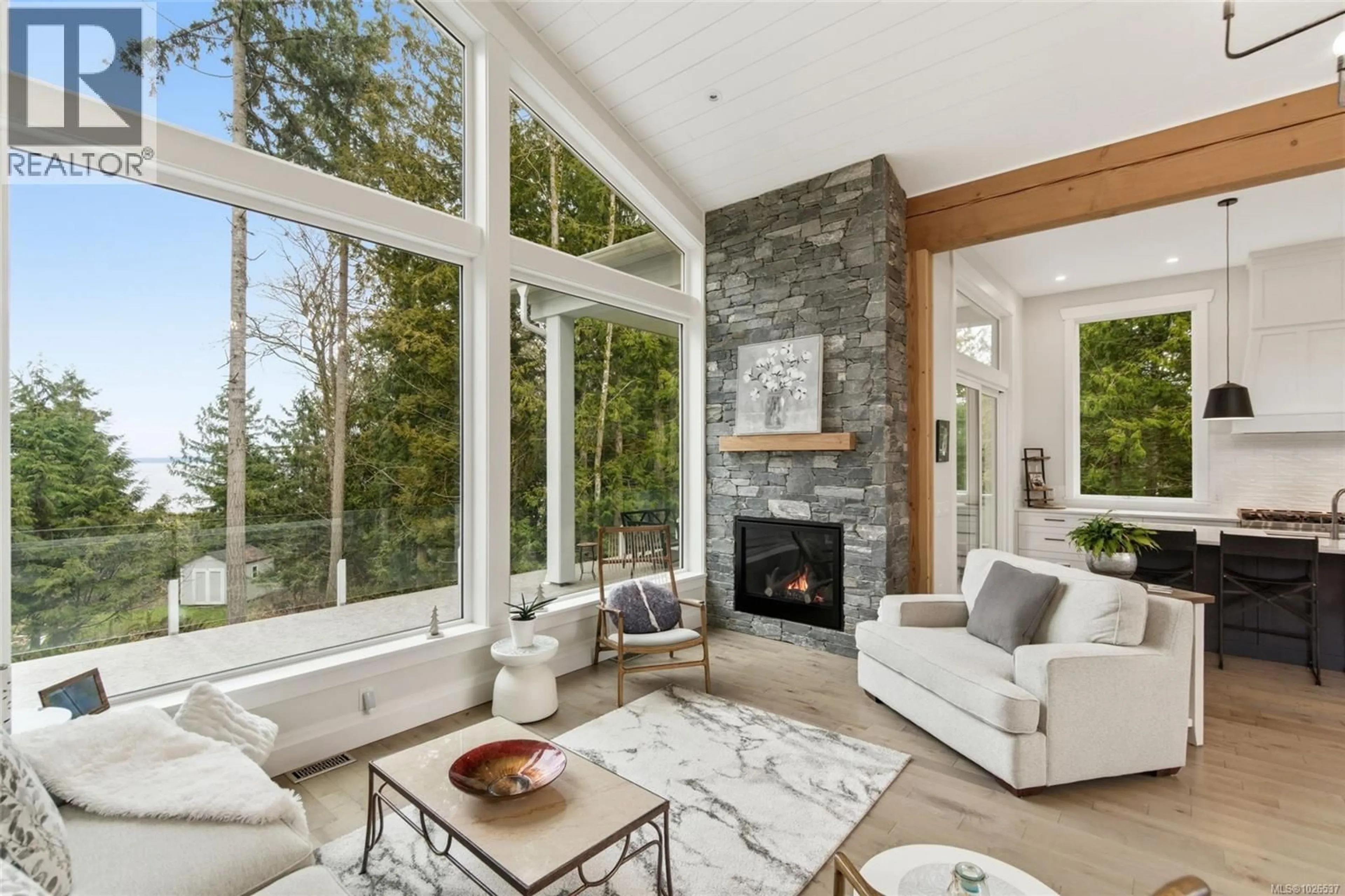 Living room with furniture, unknown for 3589 CLIFCOE ROAD, Ladysmith British Columbia V9G2B4