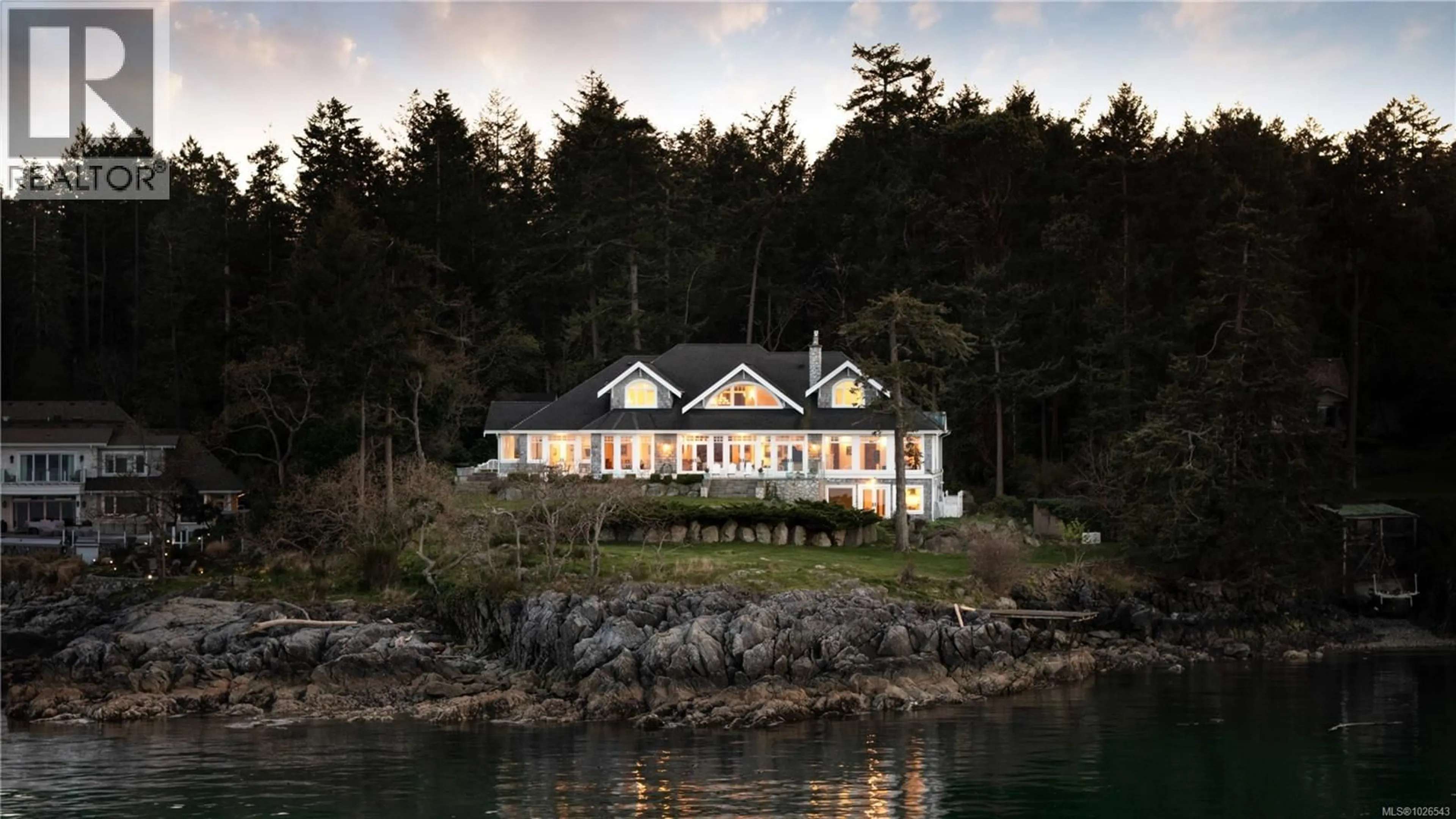 Unknown for 2600 QUEENSWOOD DRIVE, Saanich British Columbia V8N1X5