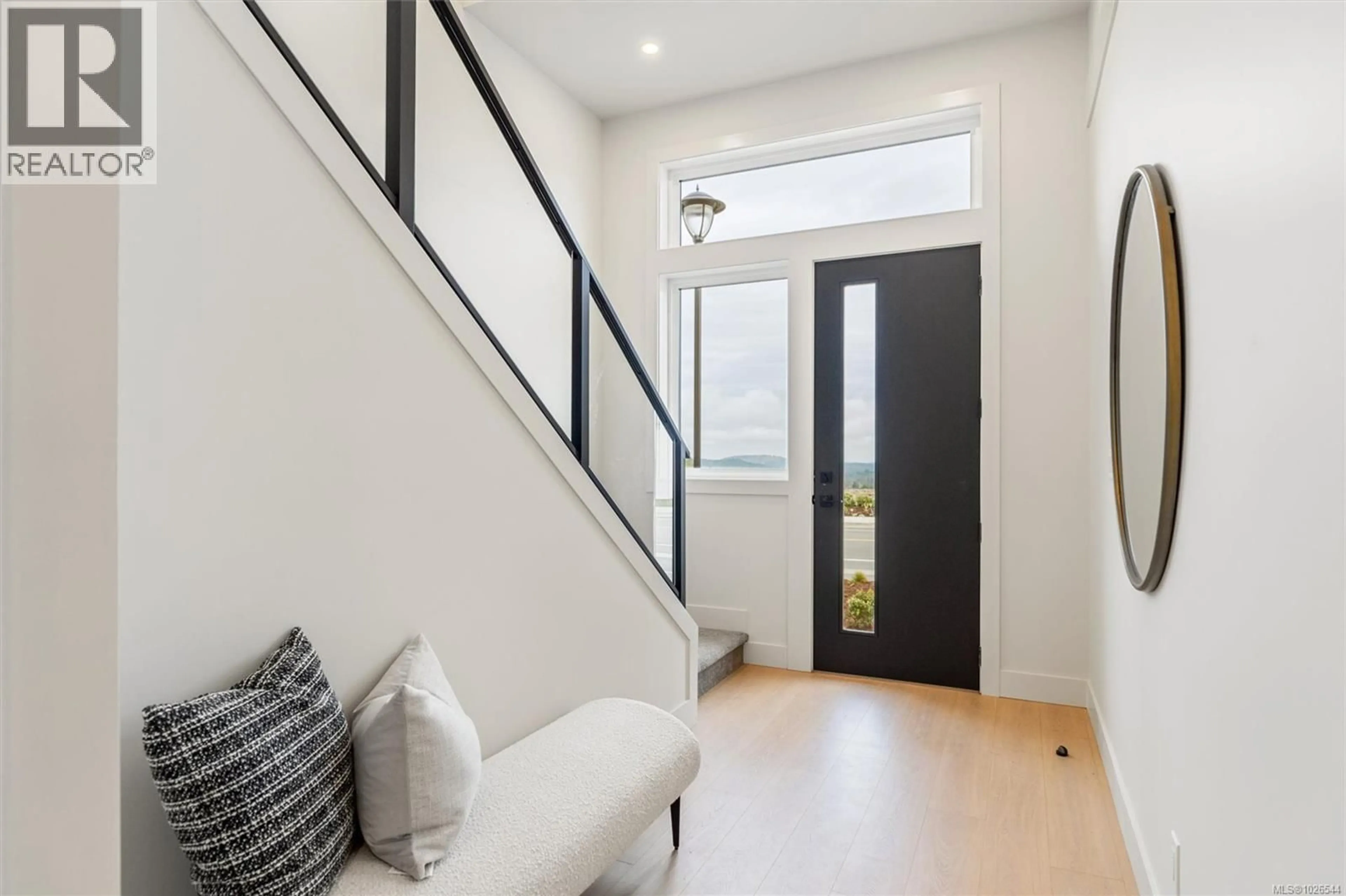 Indoor entryway for 1565 MARBLE PLACE, Langford British Columbia V9B7A2