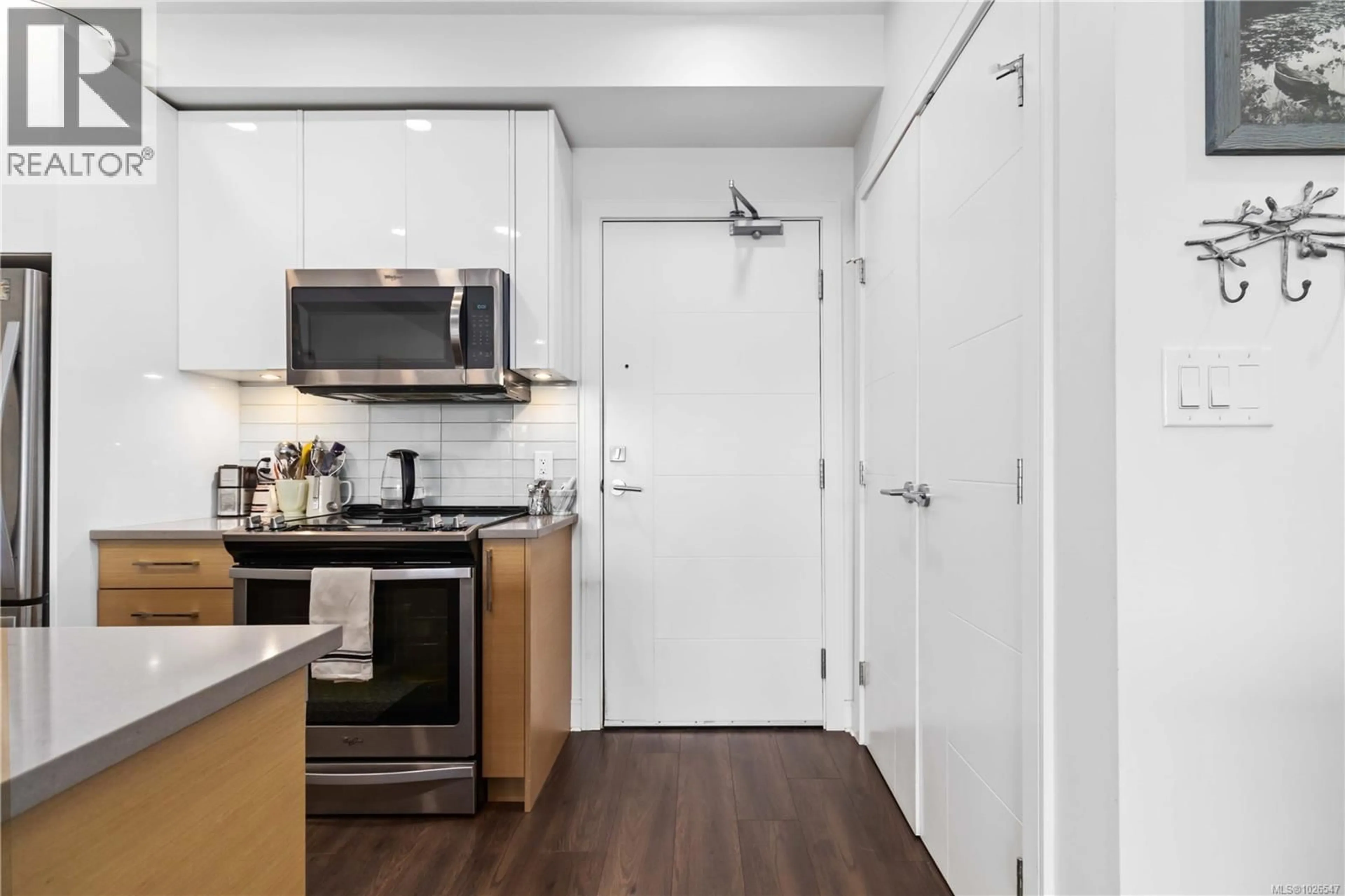 Standard kitchen, unknown for 310 - 1311 LAKEPOINT WAY, Langford British Columbia V9B0S7