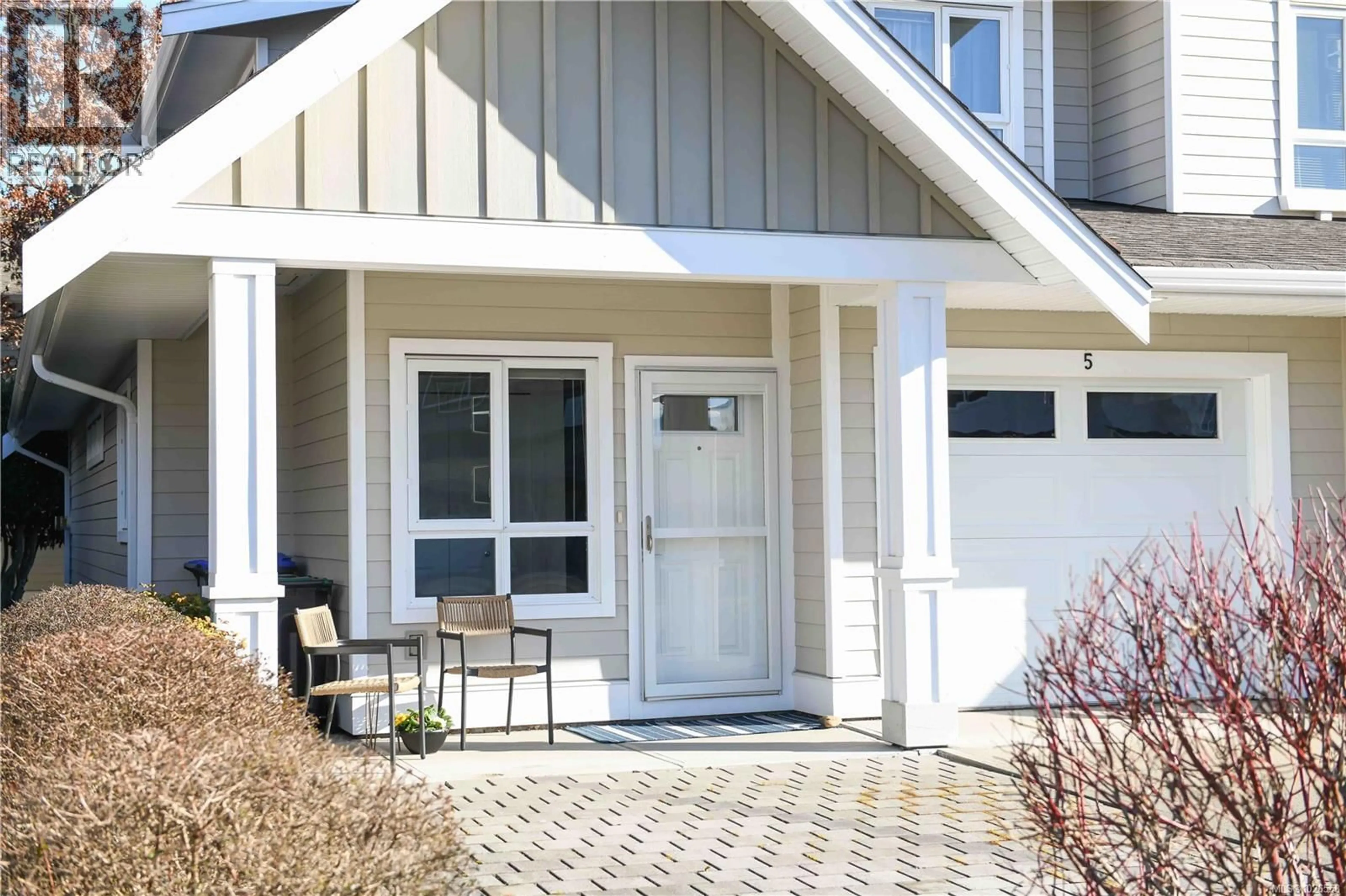 Indoor entryway for 5 - 700 LANCASTER WAY, Comox British Columbia V9M0B6