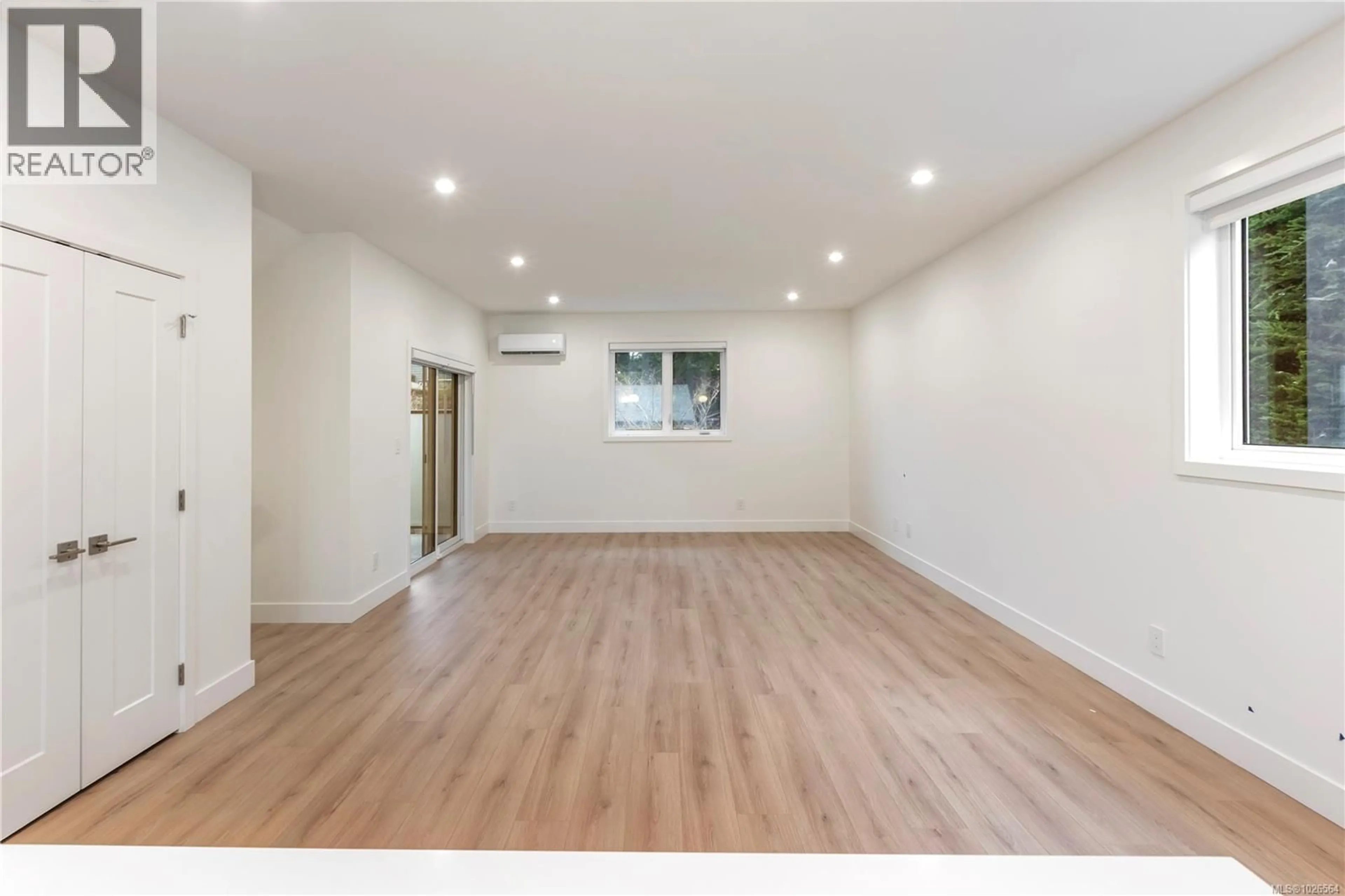 A pic of a room for 2 - 990 MCBRIAR AVENUE, Saanich British Columbia V8X3M3