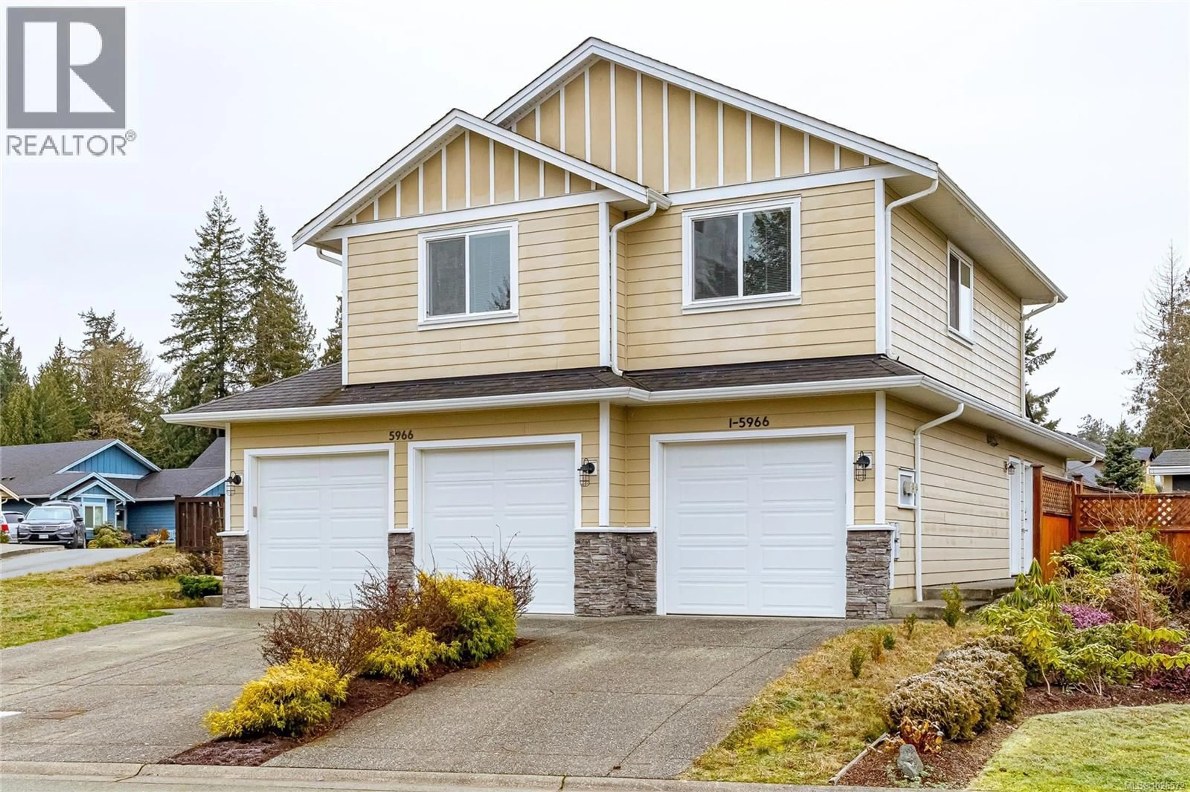 Home with vinyl exterior material, street for 5966 TOWER PLACE, Duncan British Columbia V9L0E1