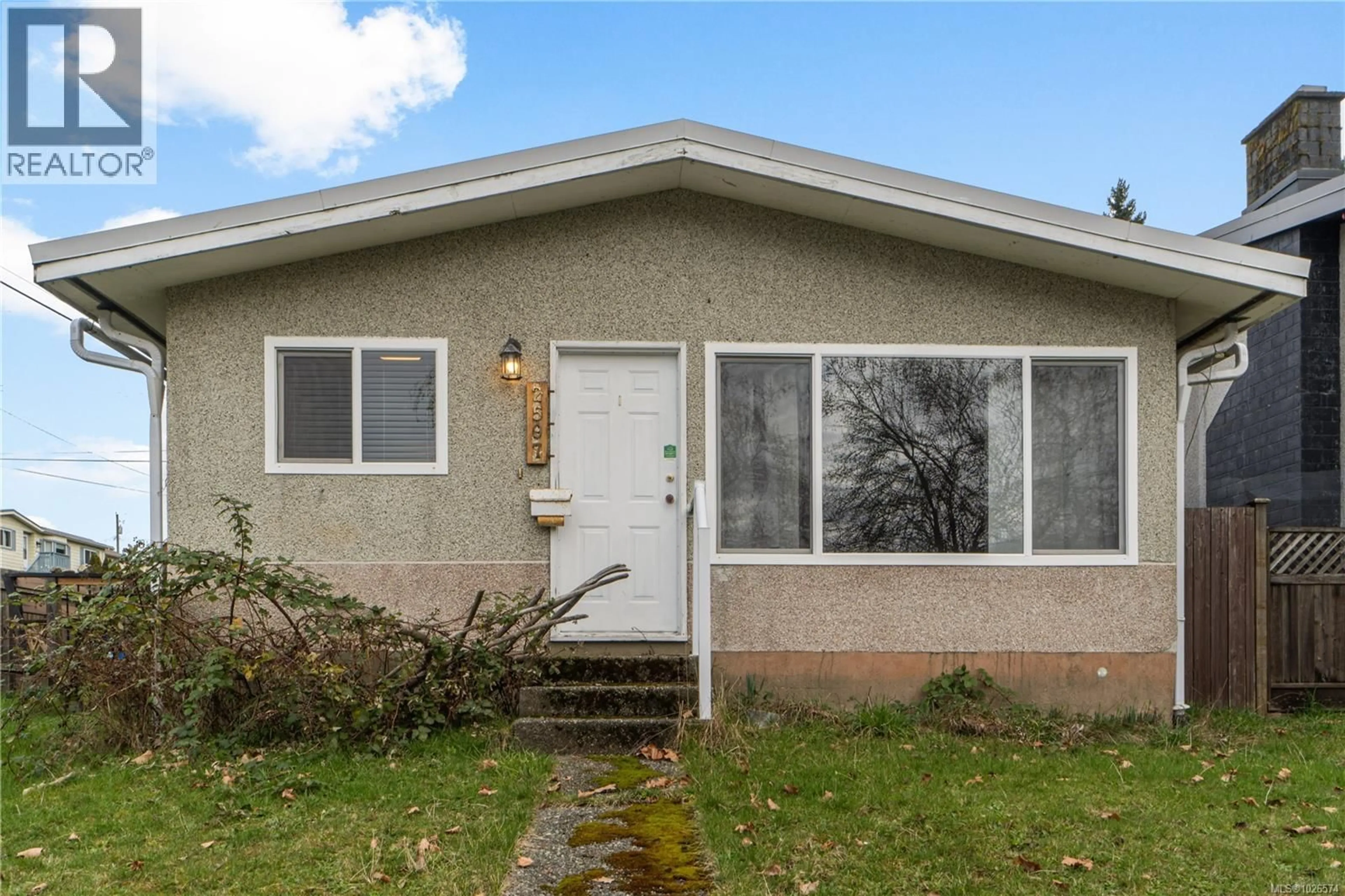 Home with vinyl exterior material, street for 2597 3RD AVENUE, Port Alberni British Columbia V9Y2B5