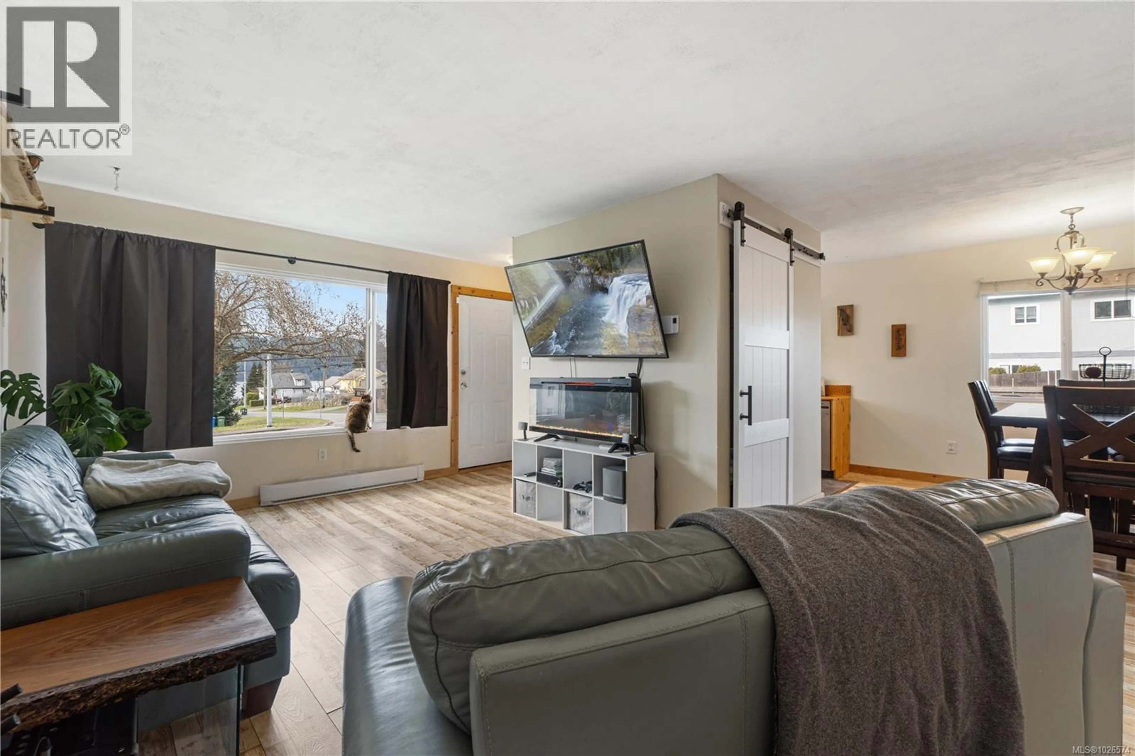 Living room with furniture, unknown for 2597 3RD AVENUE, Port Alberni British Columbia V9Y2B5