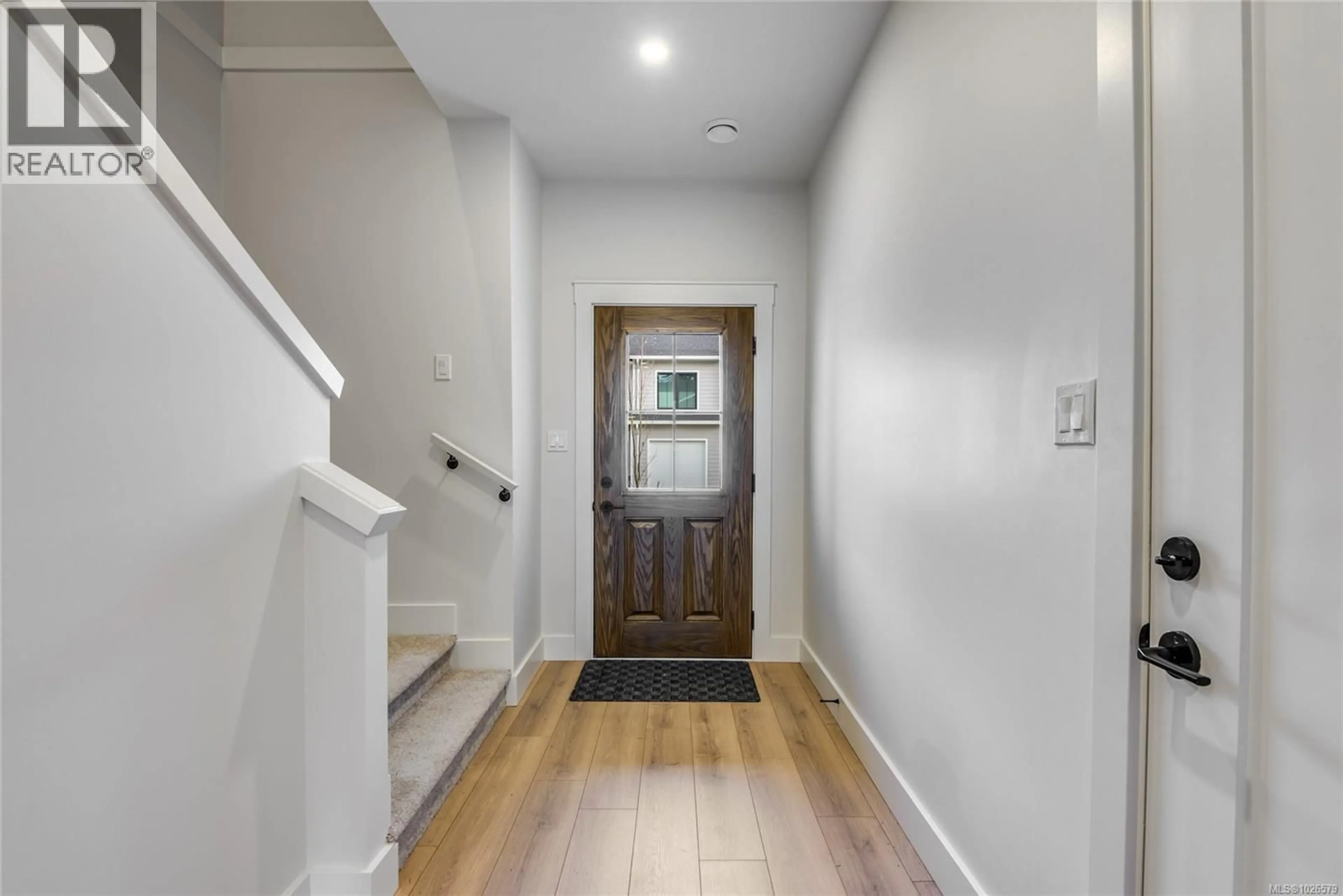 Indoor entryway for 36 - 1090 EVERGREEN ROAD, Campbell River British Columbia V9W3R9