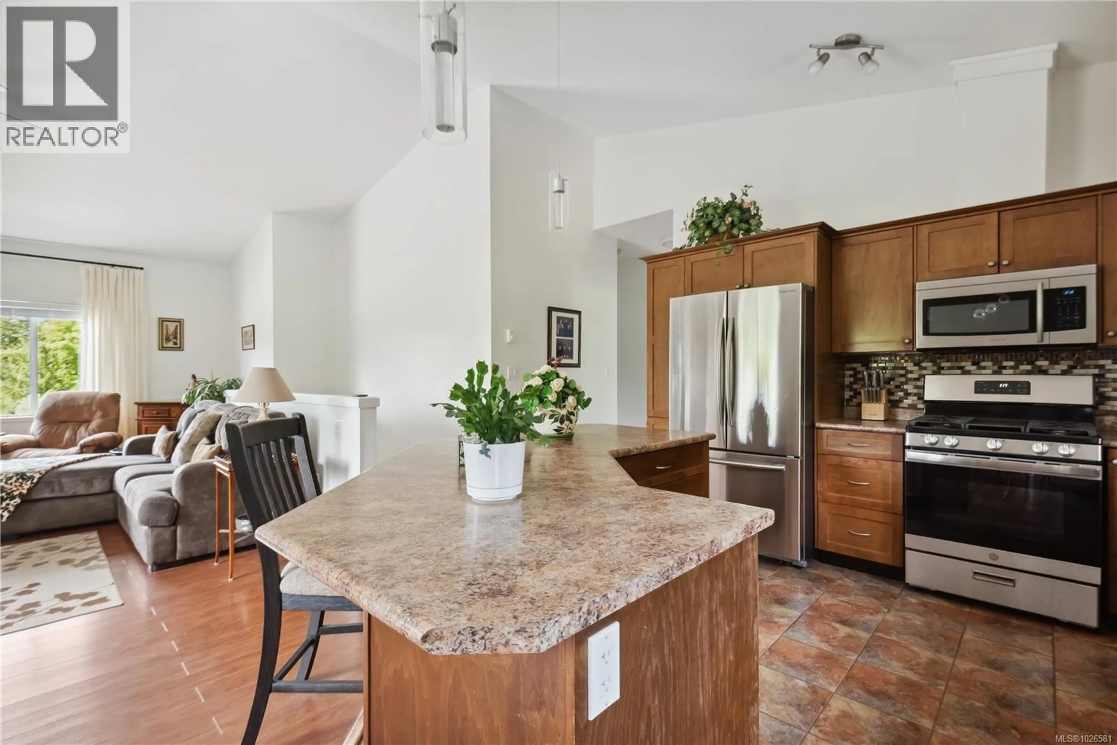 Open concept kitchen, ceramic/tile floor for 6239 SELKIRK TERRACE, Duncan British Columbia V9L0A6