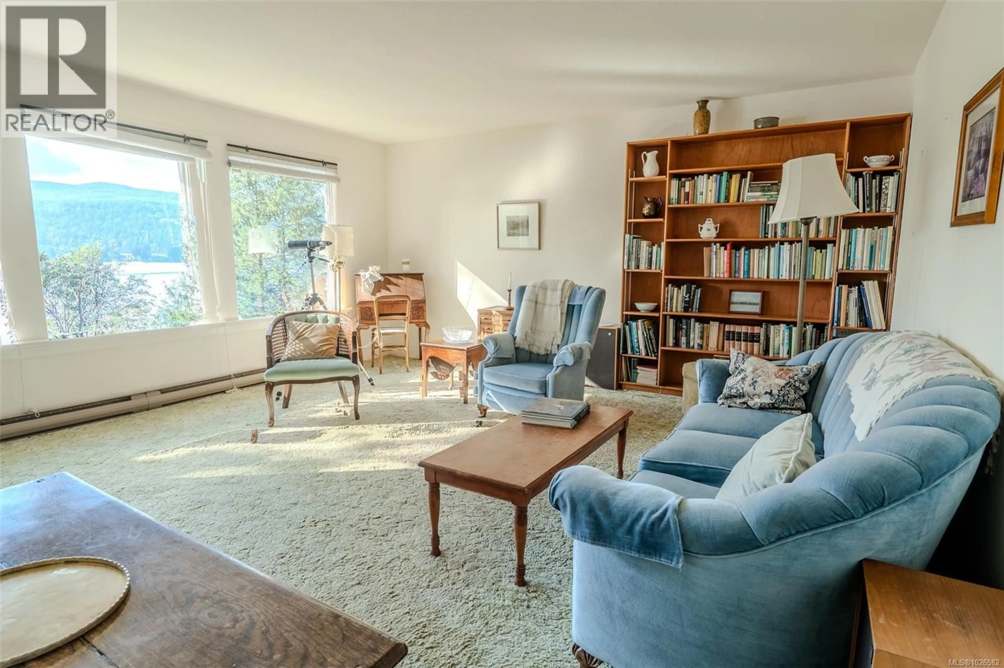 Living room with furniture, unknown for 354 OLD SCOTT ROAD, Salt Spring British Columbia V8K2L9
