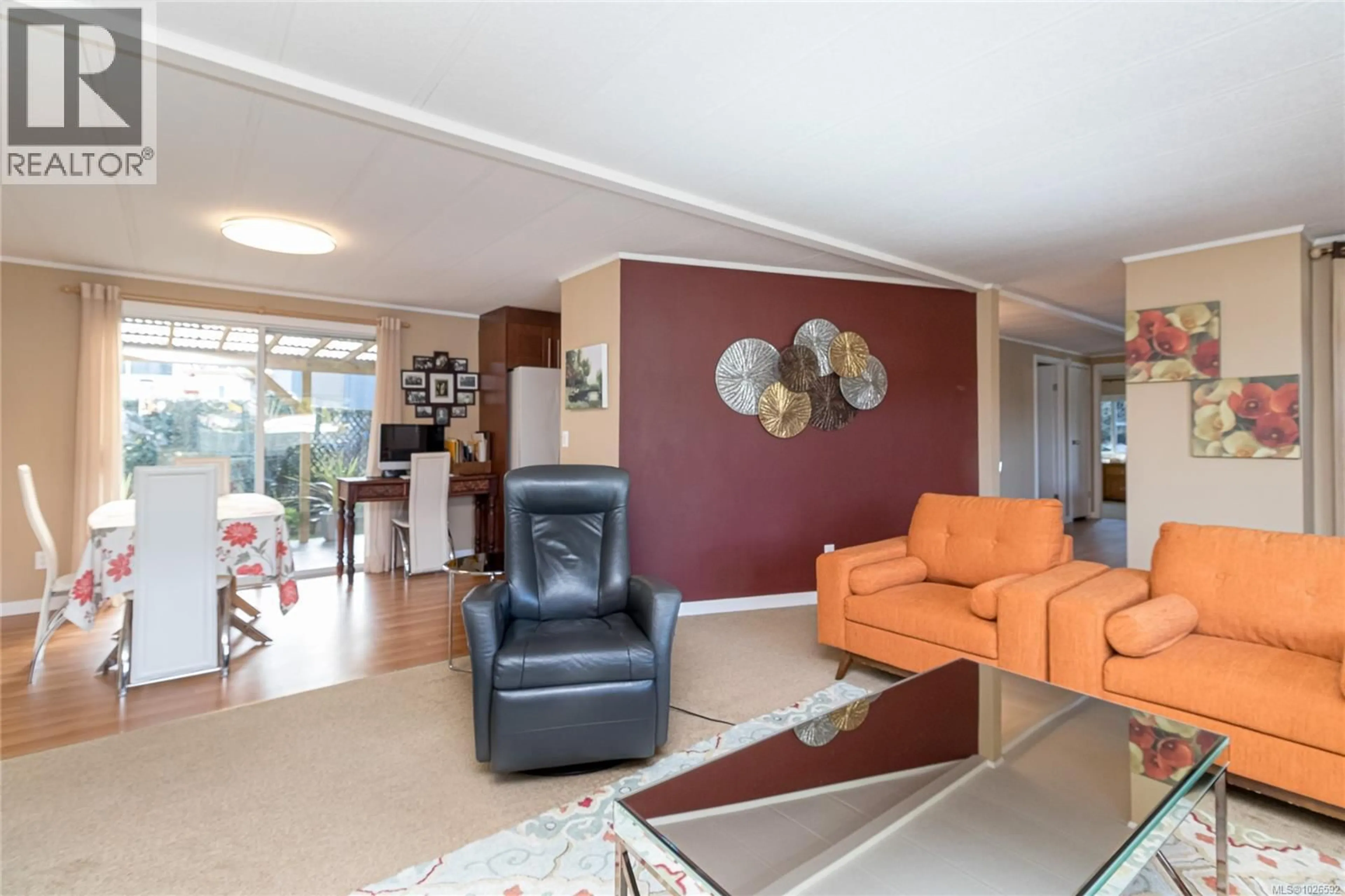 Living room with furniture, unknown for 10 - 1498 ADMIRALS ROAD, View Royal British Columbia V9A2R1