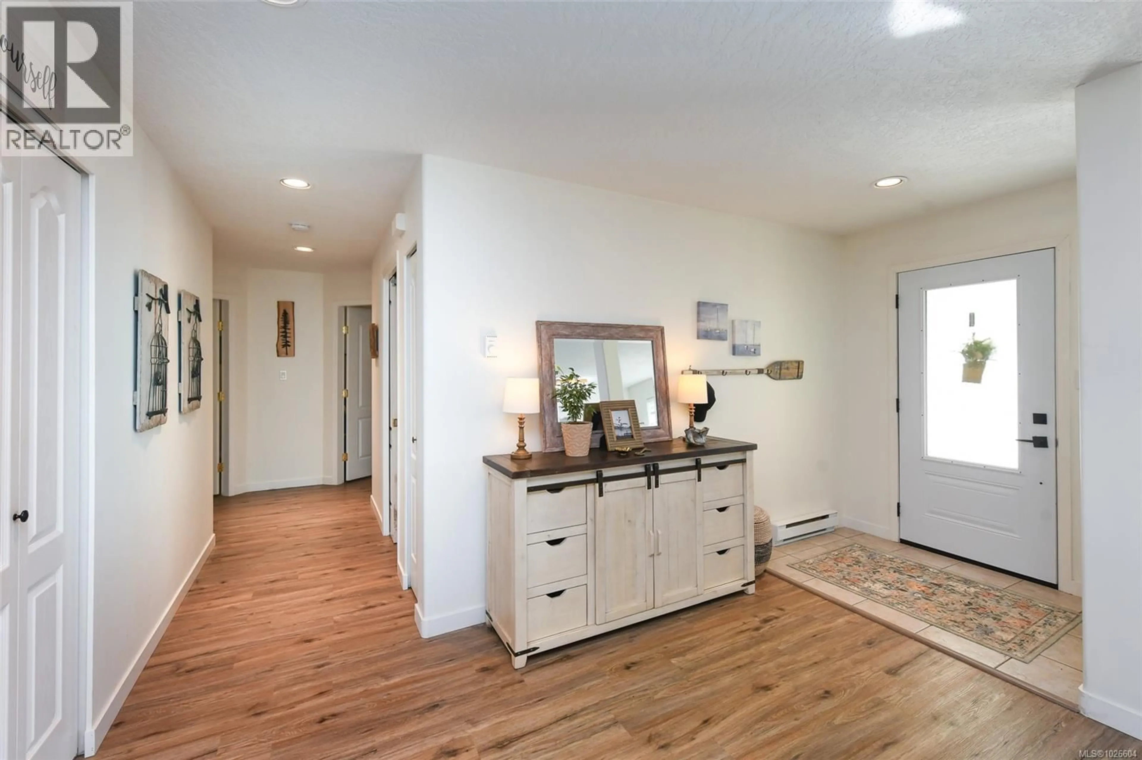 Indoor entryway for 937 MALAHAT DRIVE, Courtenay British Columbia V9N9E3