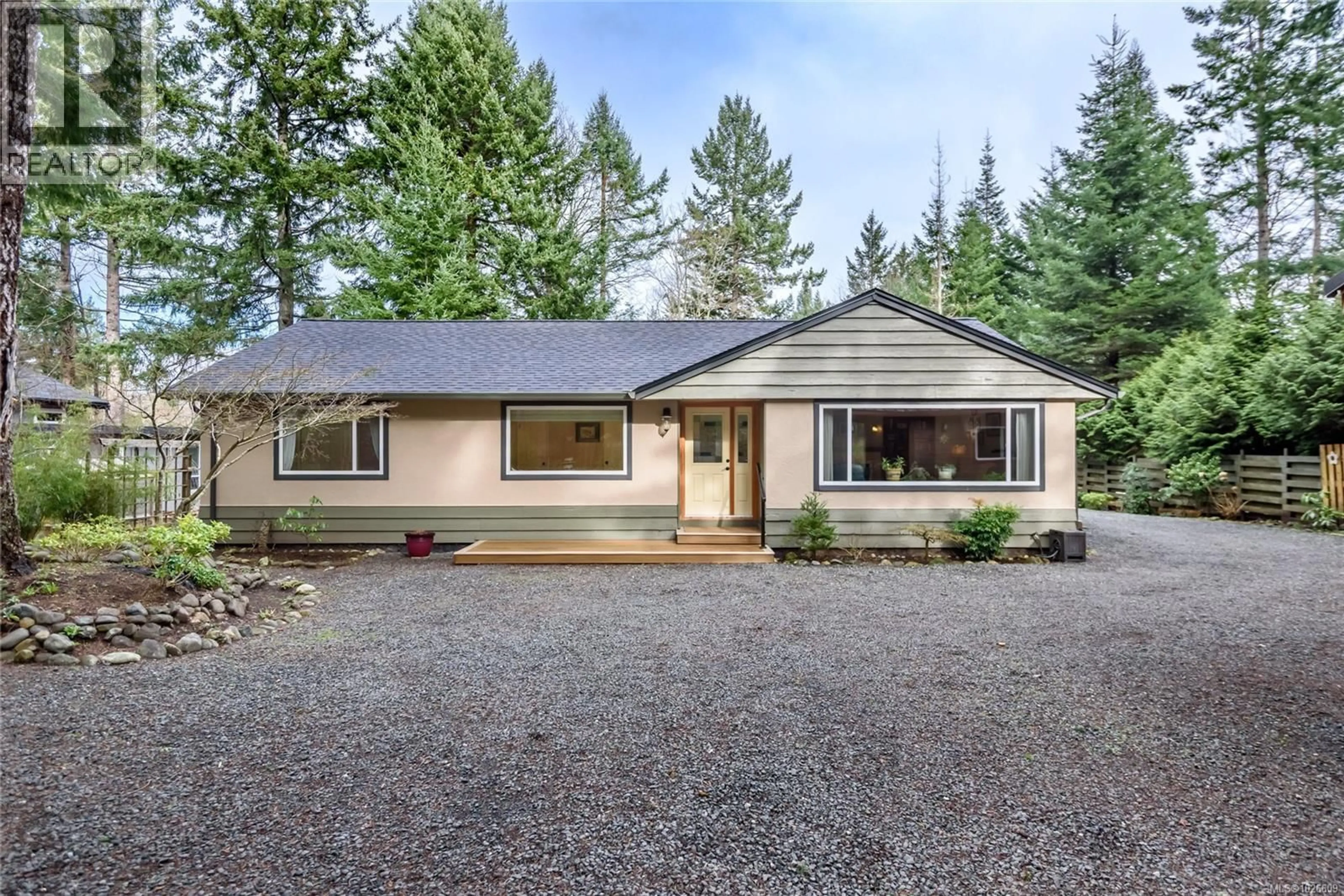 Home with vinyl exterior material, unknown for 5611 BATES ROAD, Courtenay British Columbia V9J1X3