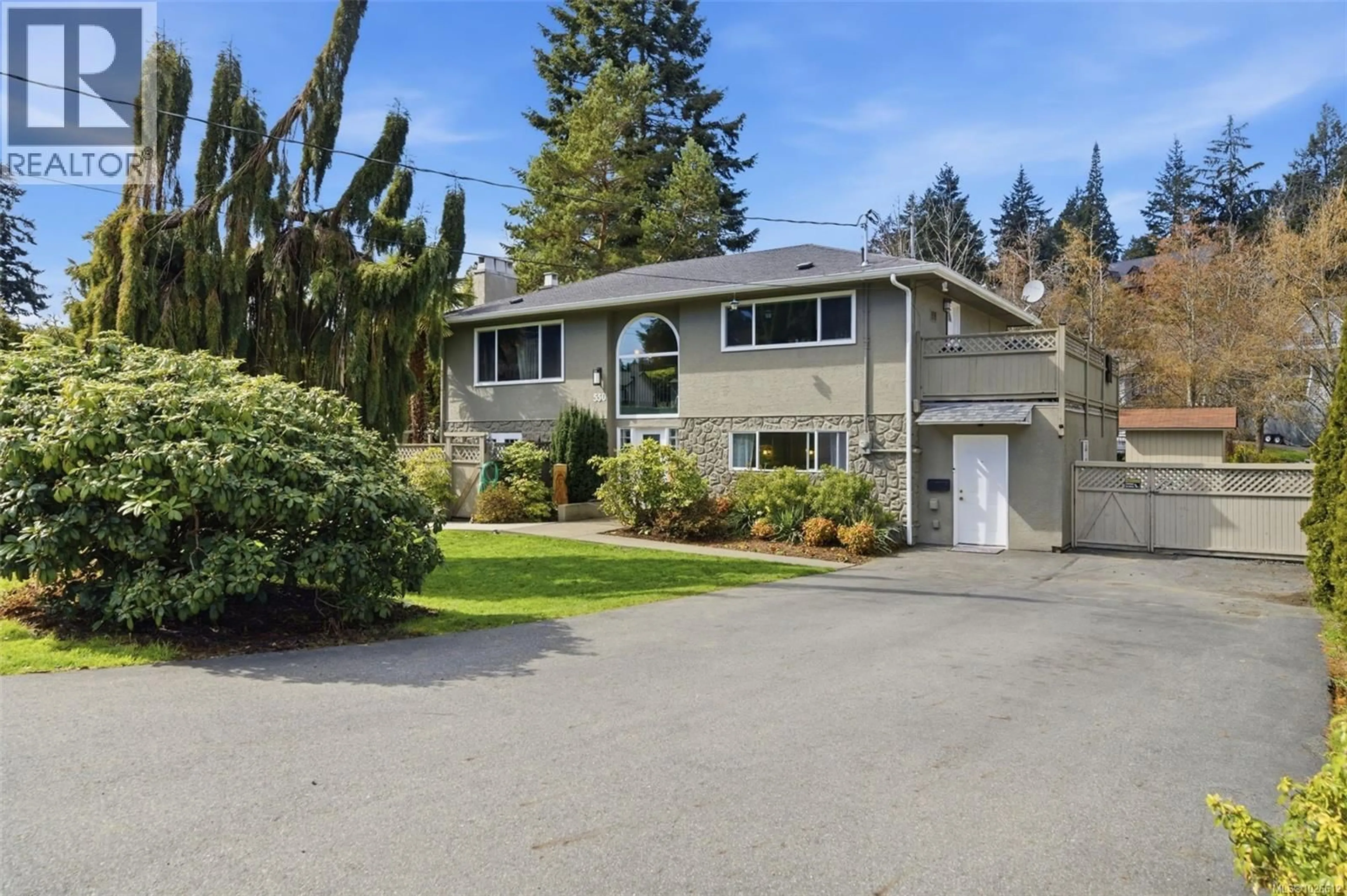 Home with vinyl exterior material, street for 550 PHELPS AVENUE, Langford British Columbia V9B3H7