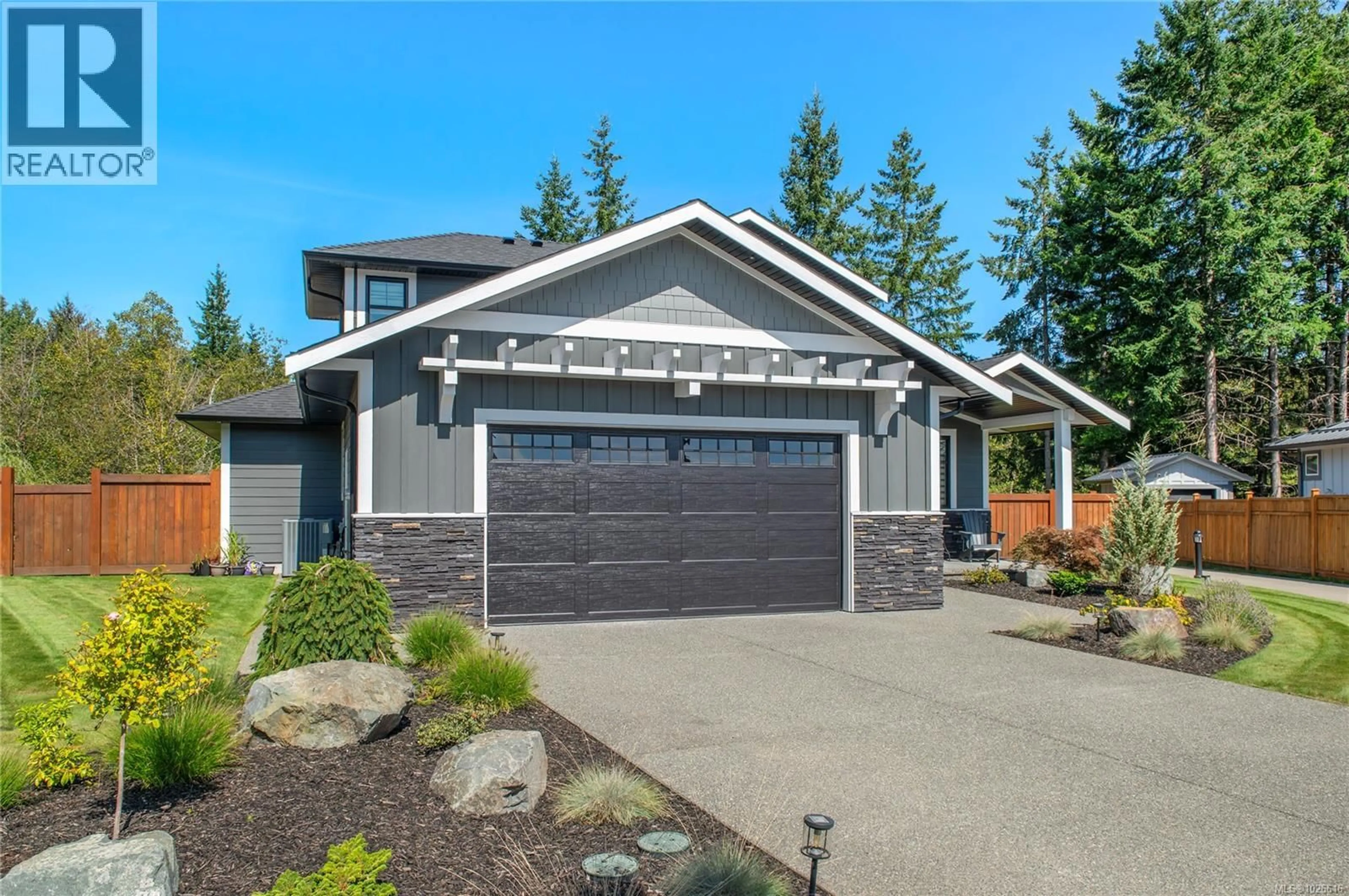 Home with vinyl exterior material, street for 792 SALAL STREET, Campbell River British Columbia V9H0E7