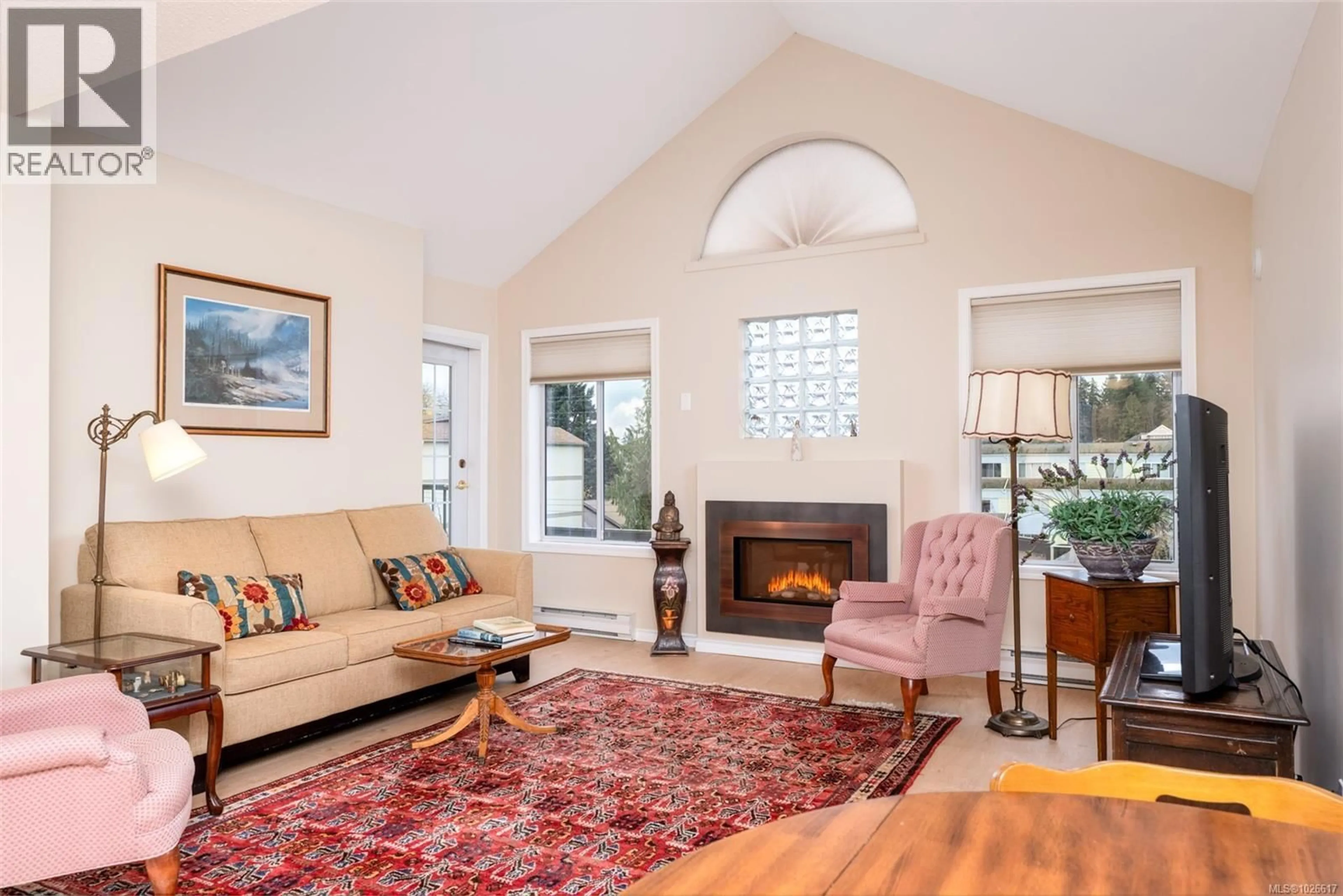 Living room with furniture, unknown for 403 - 275 FIRST STREET, Duncan British Columbia V9L1R3