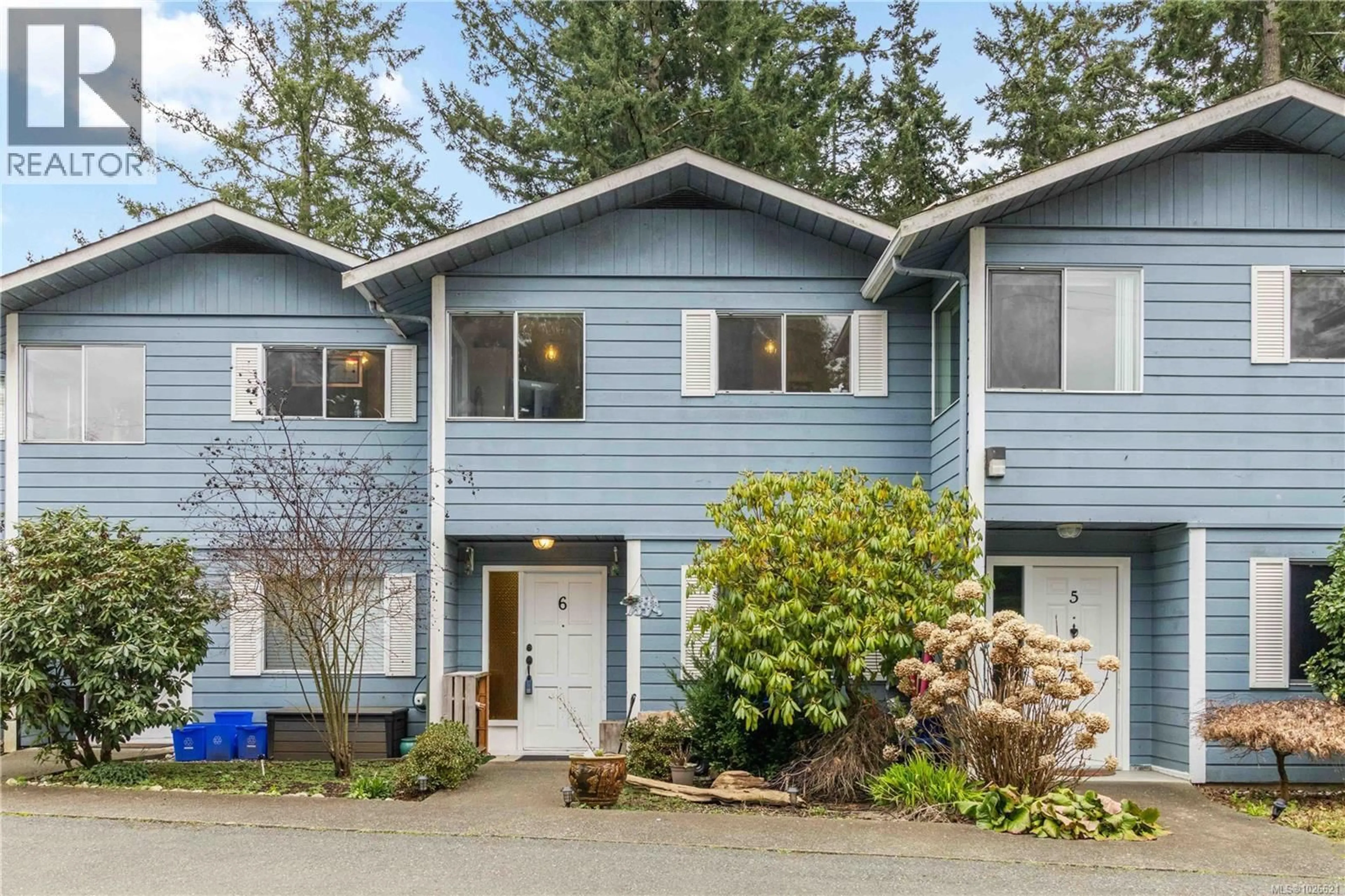 Home with vinyl exterior material, street for 6 - 6110 SEABROOM ROAD, Sooke British Columbia V9Z0B8