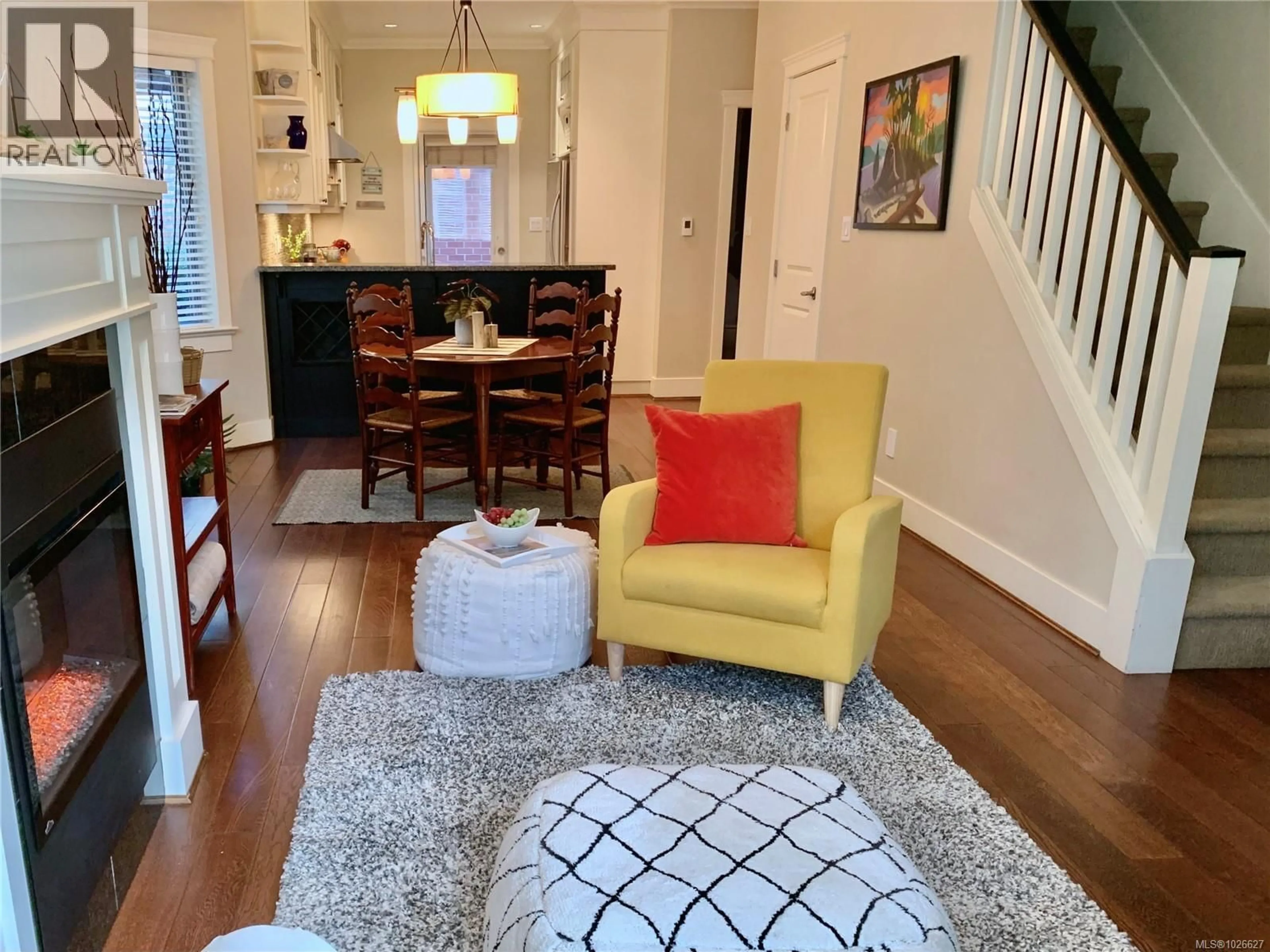 Living room with furniture, unknown for 15 - 675 SUPERIOR STREET, Victoria British Columbia V8V1V1