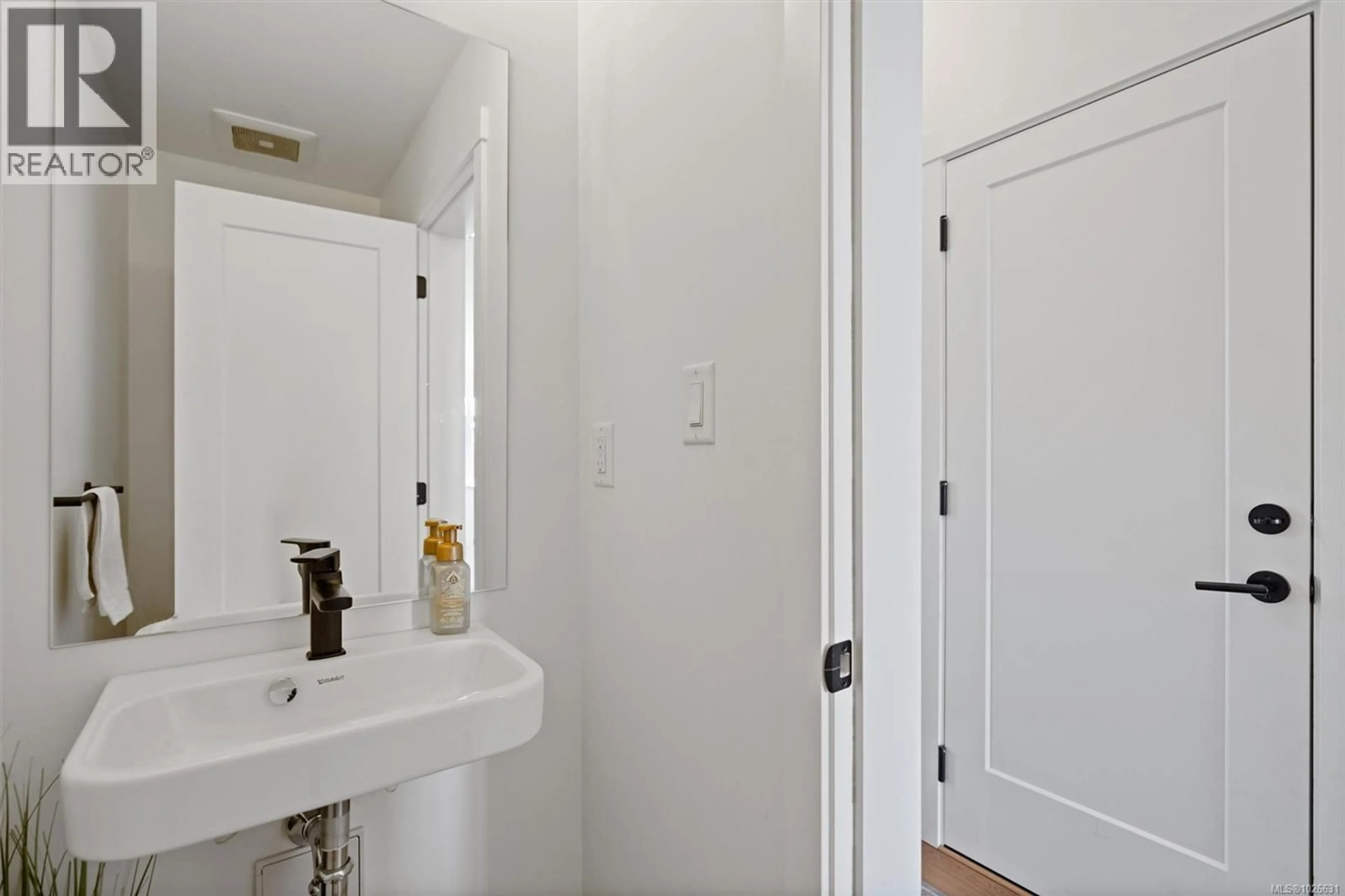 Standard bathroom, unknown for 68 - 255 CASPIAN DRIVE, Colwood British Columbia V9C0R9