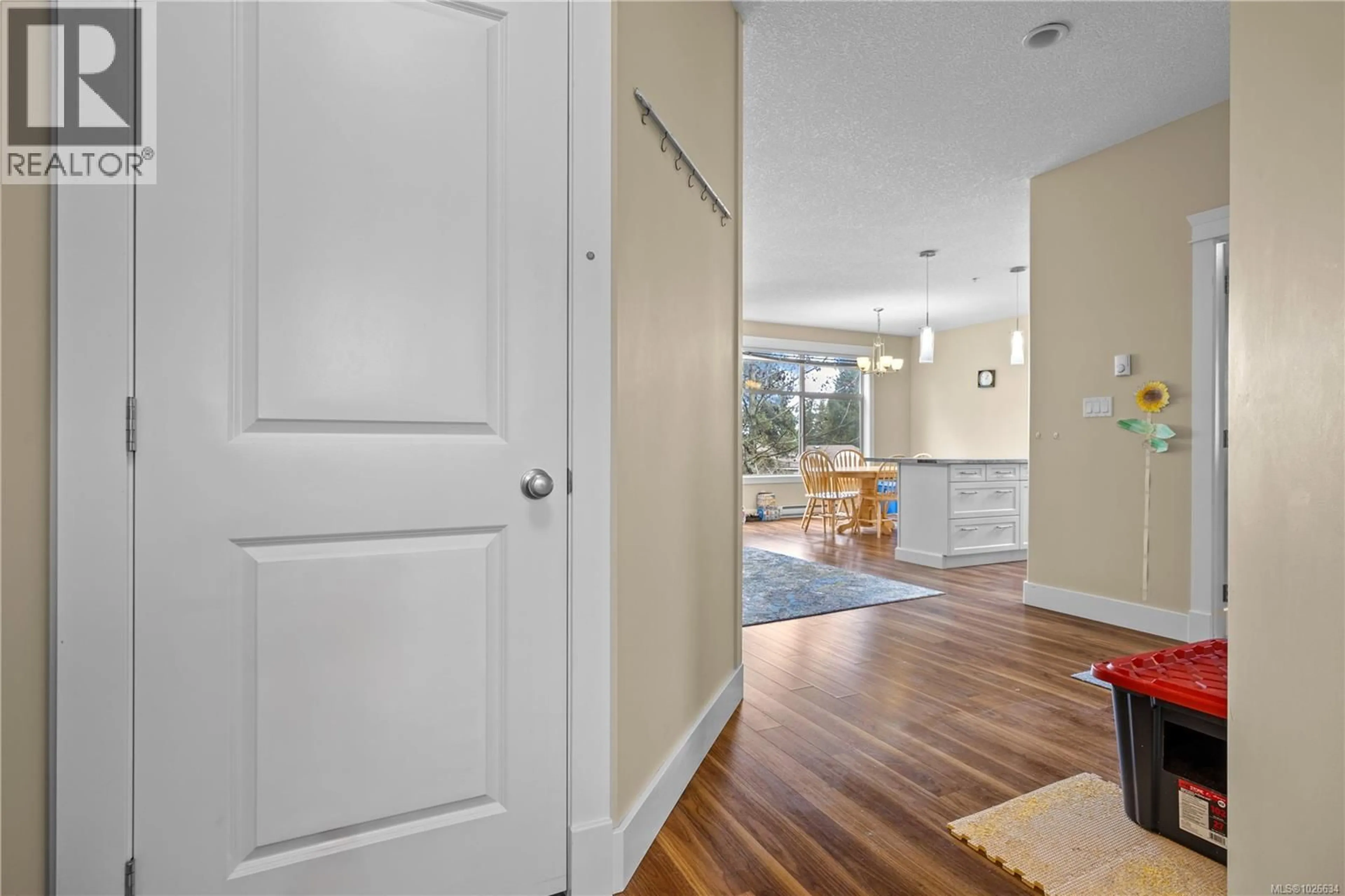 Indoor entryway for 6103 THYME PLACE, Nanaimo British Columbia V9V1M1