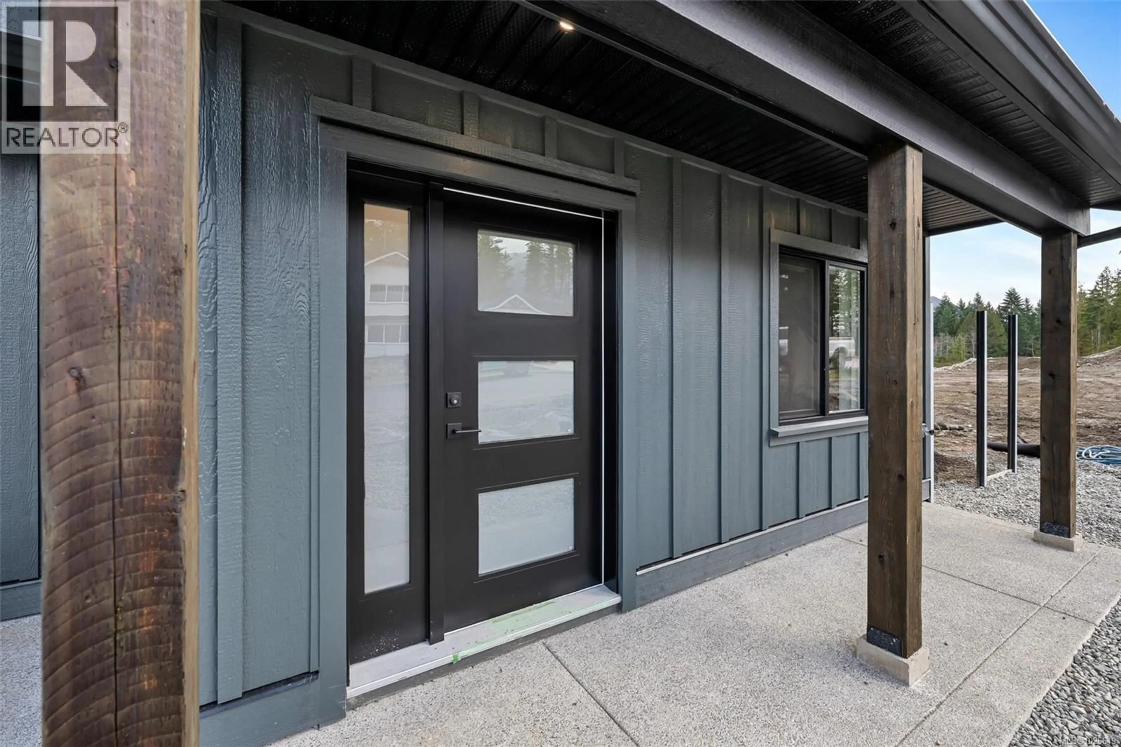Indoor entryway for 155 MAPLEWOOD RISE, Lake Cowichan British Columbia V0R2G0