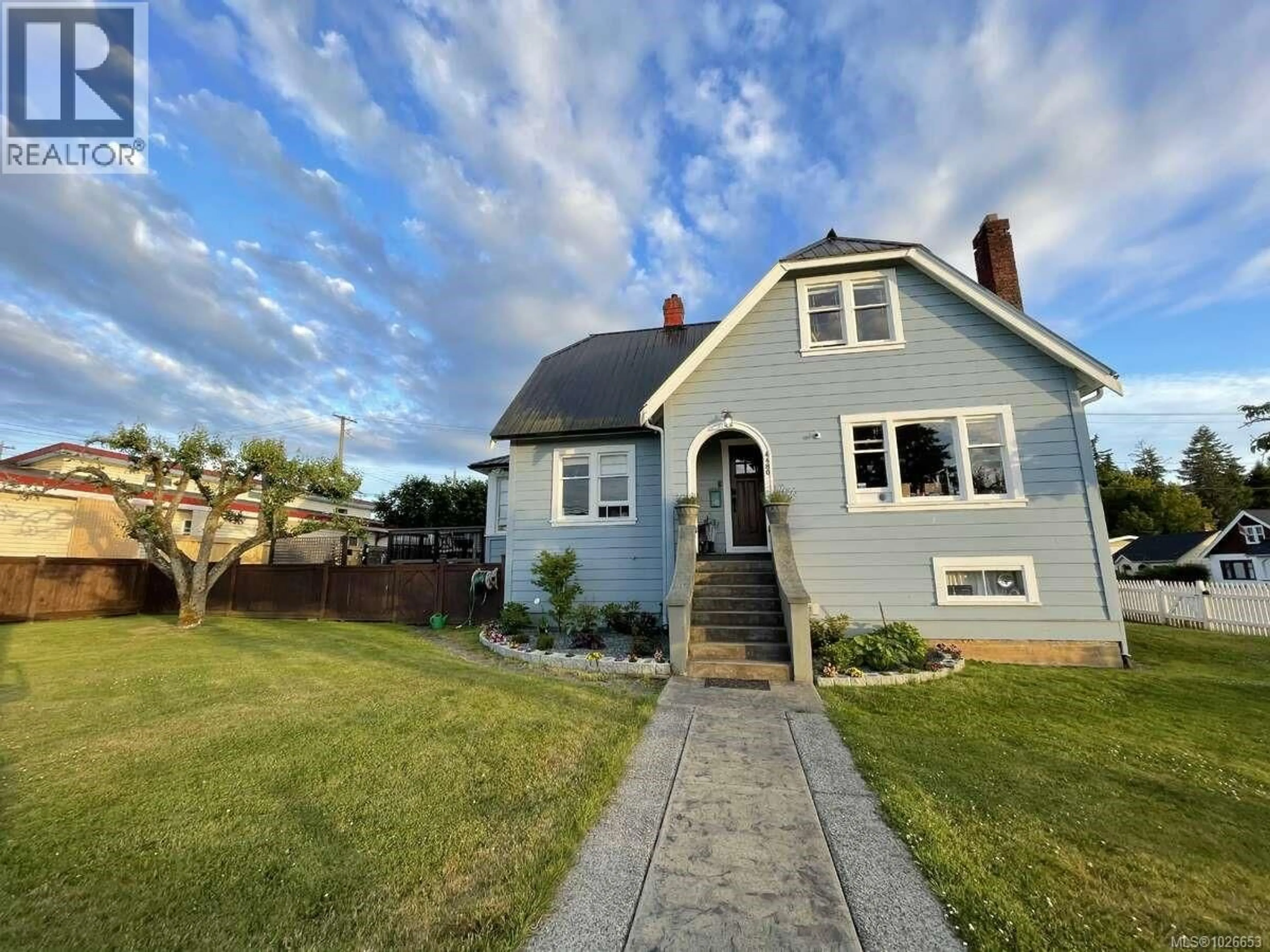 A pic from outside/outdoor area/front of a property/back of a property/a pic from drone, street for 4480 BURDE STREET, Port Alberni British Columbia V9Y3K6