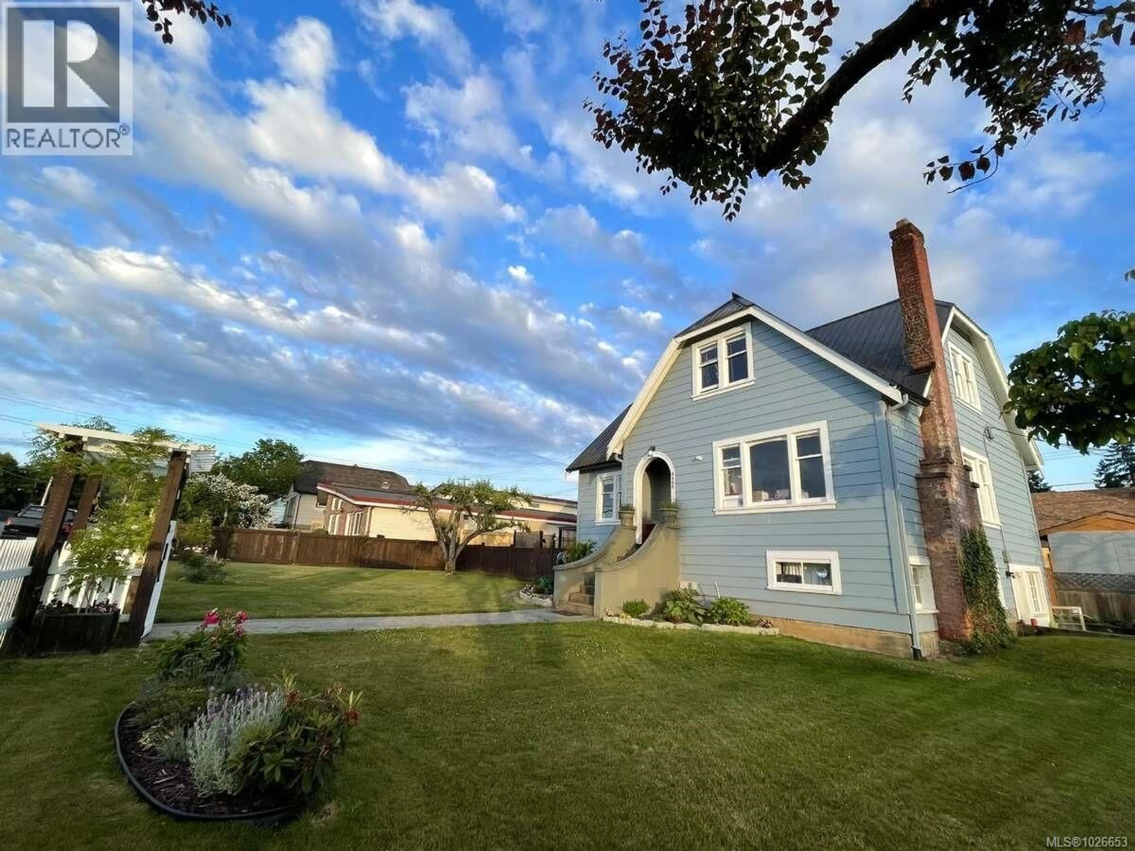 A pic from outside/outdoor area/front of a property/back of a property/a pic from drone, street for 4480 BURDE STREET, Port Alberni British Columbia V9Y3K6