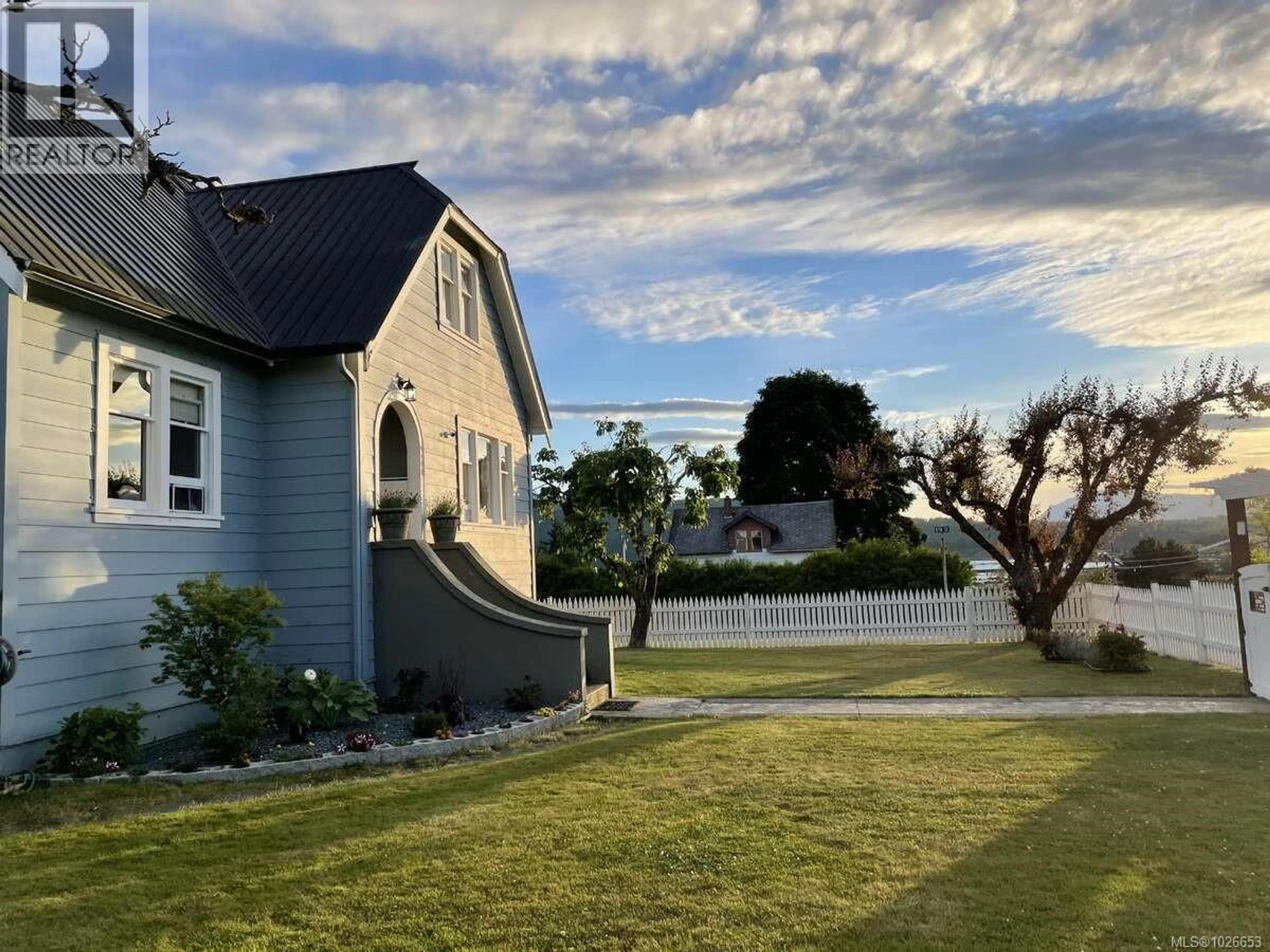 A pic from outside/outdoor area/front of a property/back of a property/a pic from drone, street for 4480 BURDE STREET, Port Alberni British Columbia V9Y3K6