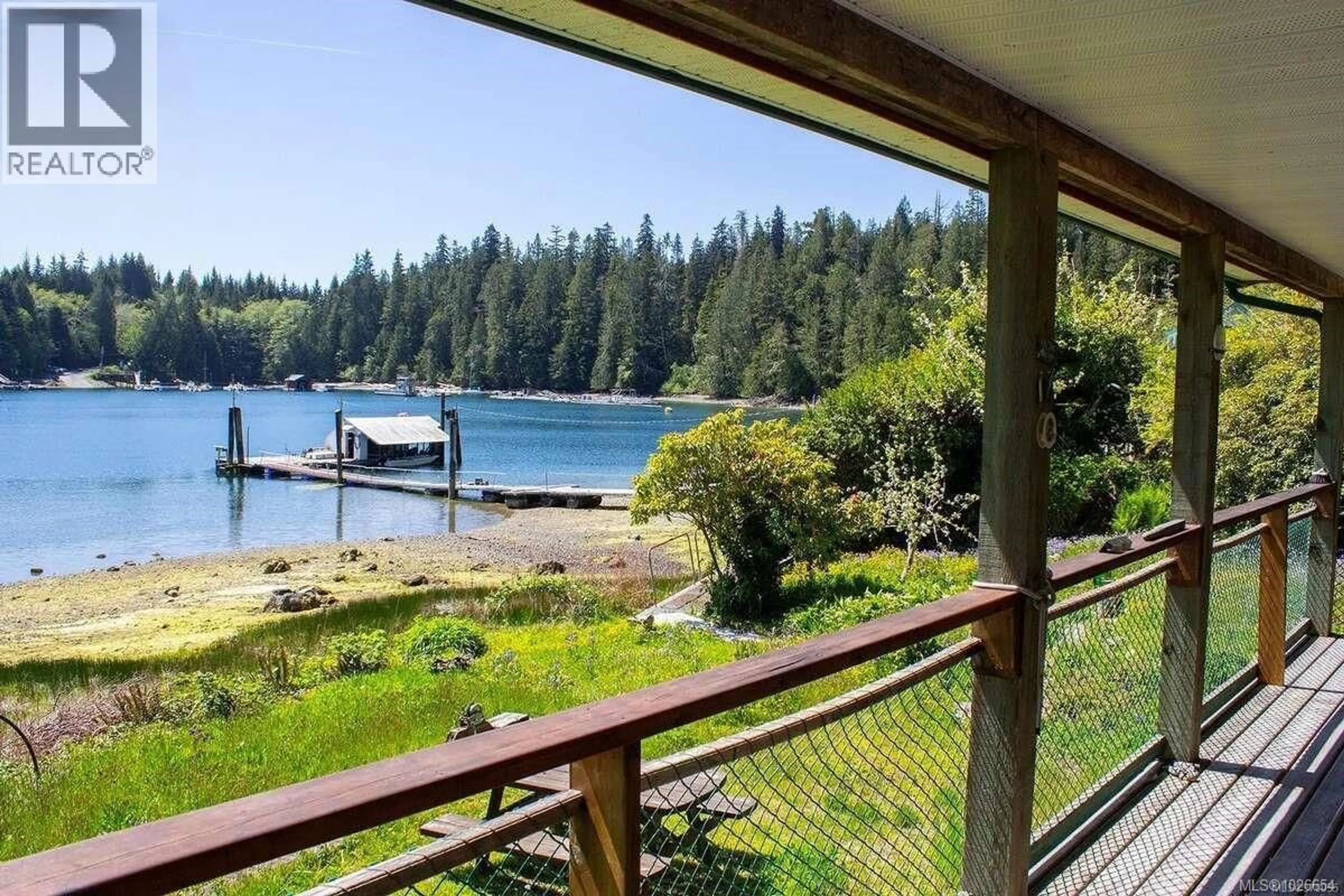 Patio, water/lake/river/ocean view for 326 GRAPPLER, Bamfield British Columbia V0R1B0