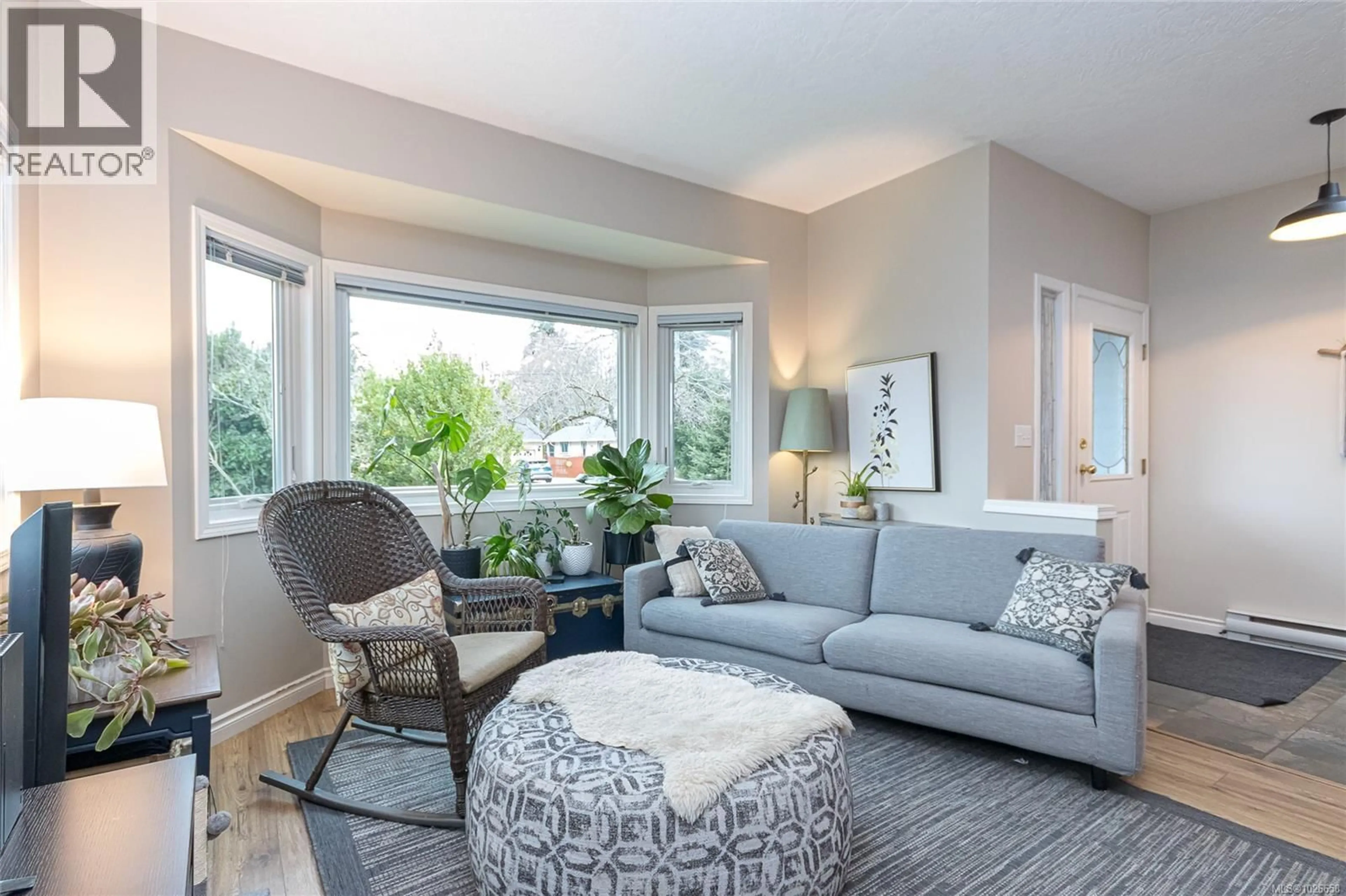 Living room with furniture, unknown for 2007 GOVENLOCK PLACE, Sooke British Columbia V9Z0M8