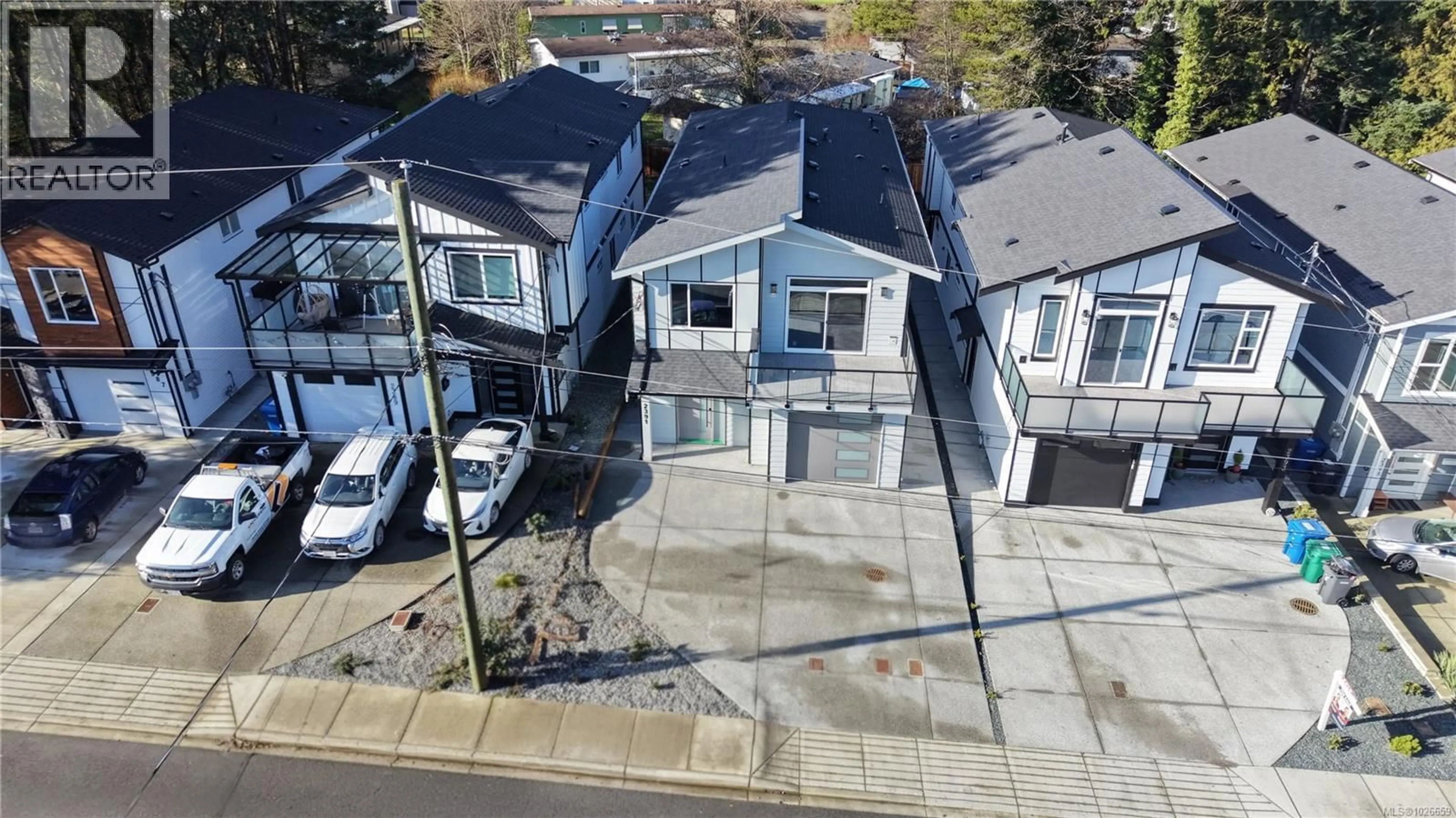A pic from outside/outdoor area/front of a property/back of a property/a pic from drone, street for 2391 BARCLAY ROAD, Nanaimo British Columbia V9T3J8