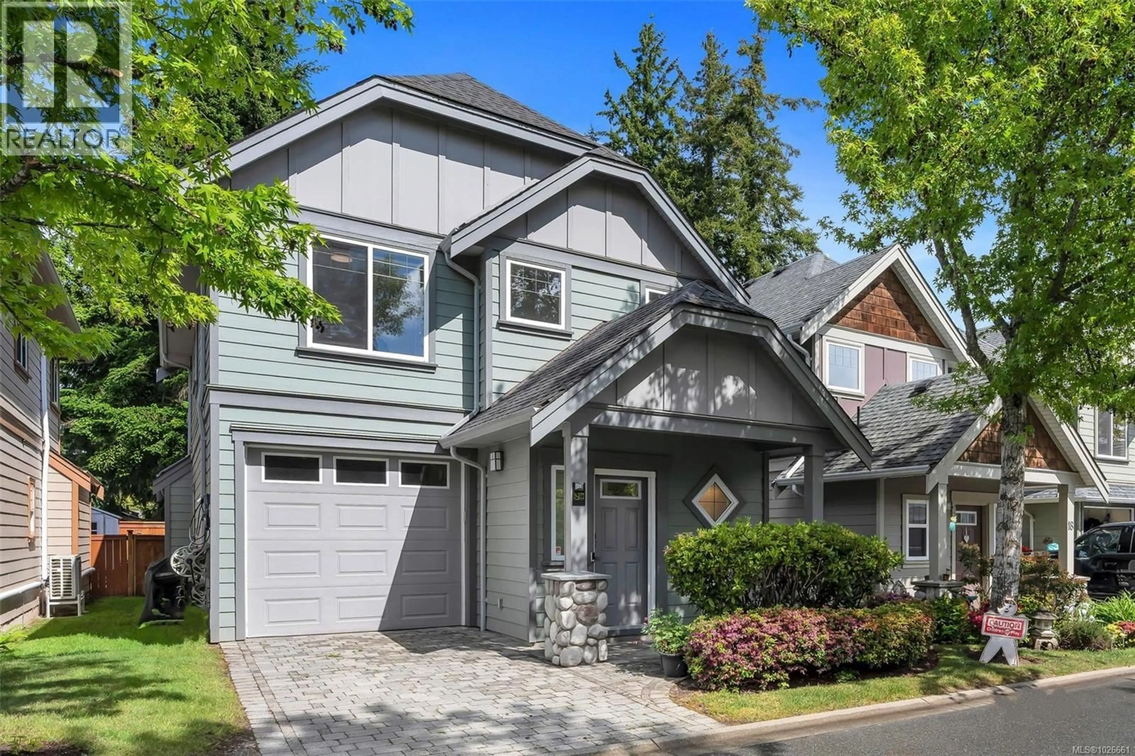 Home with vinyl exterior material, street for 19 - 2210 SOOKE ROAD, Colwood British Columbia V9B0E4