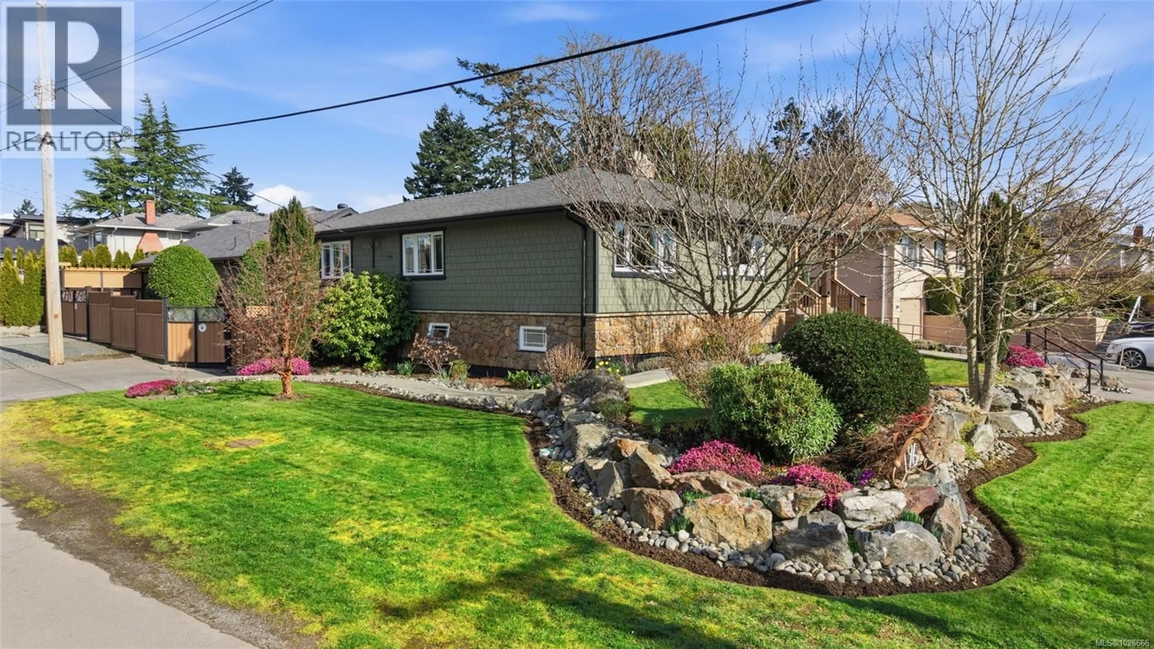 Unknown for 196 HOMER ROAD, Saanich British Columbia V8Z1V6