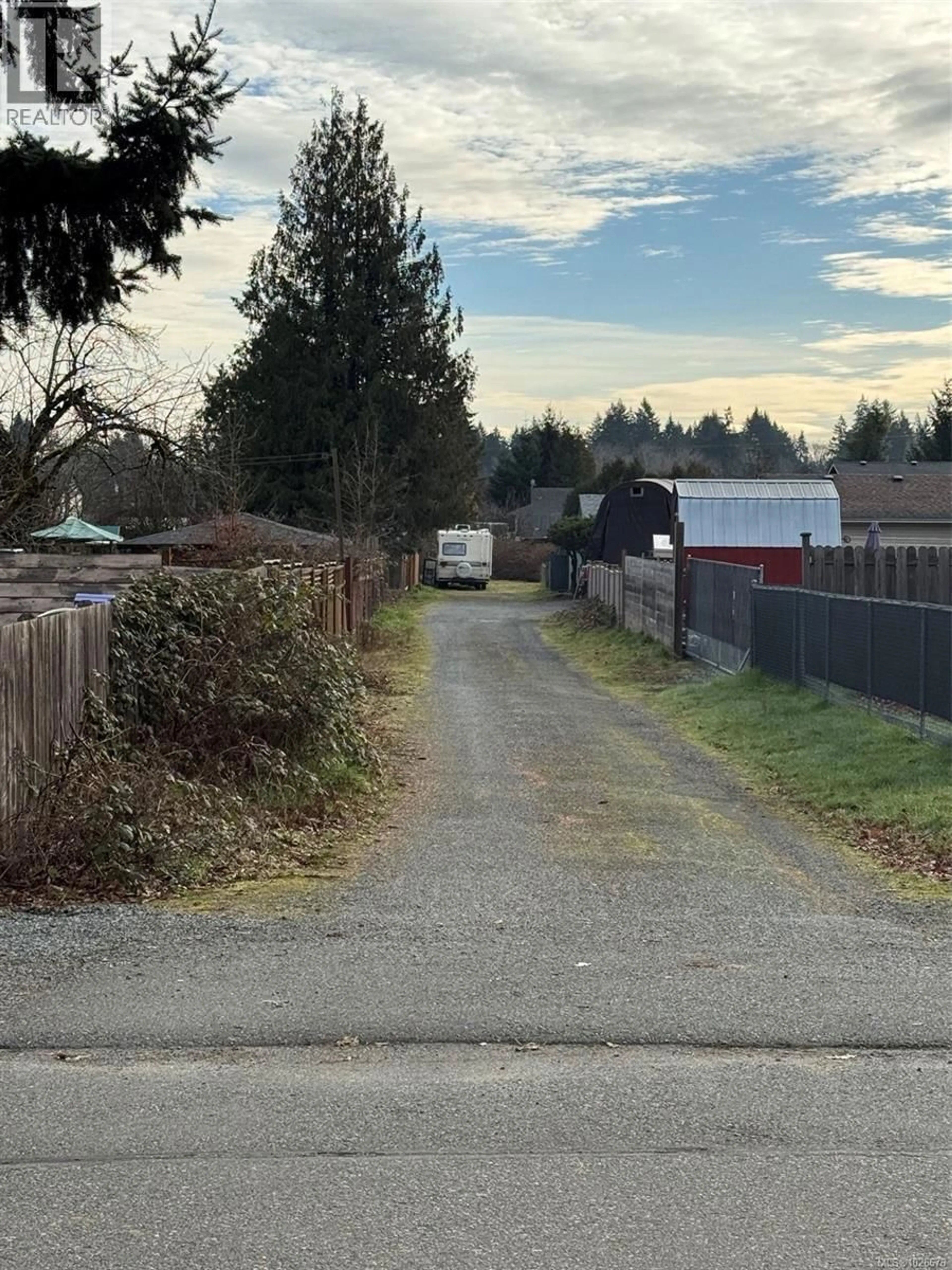 A pic from outside/outdoor area/front of a property/back of a property/a pic from drone, street for 541 NOVA STREET, Nanaimo British Columbia V9R1C6