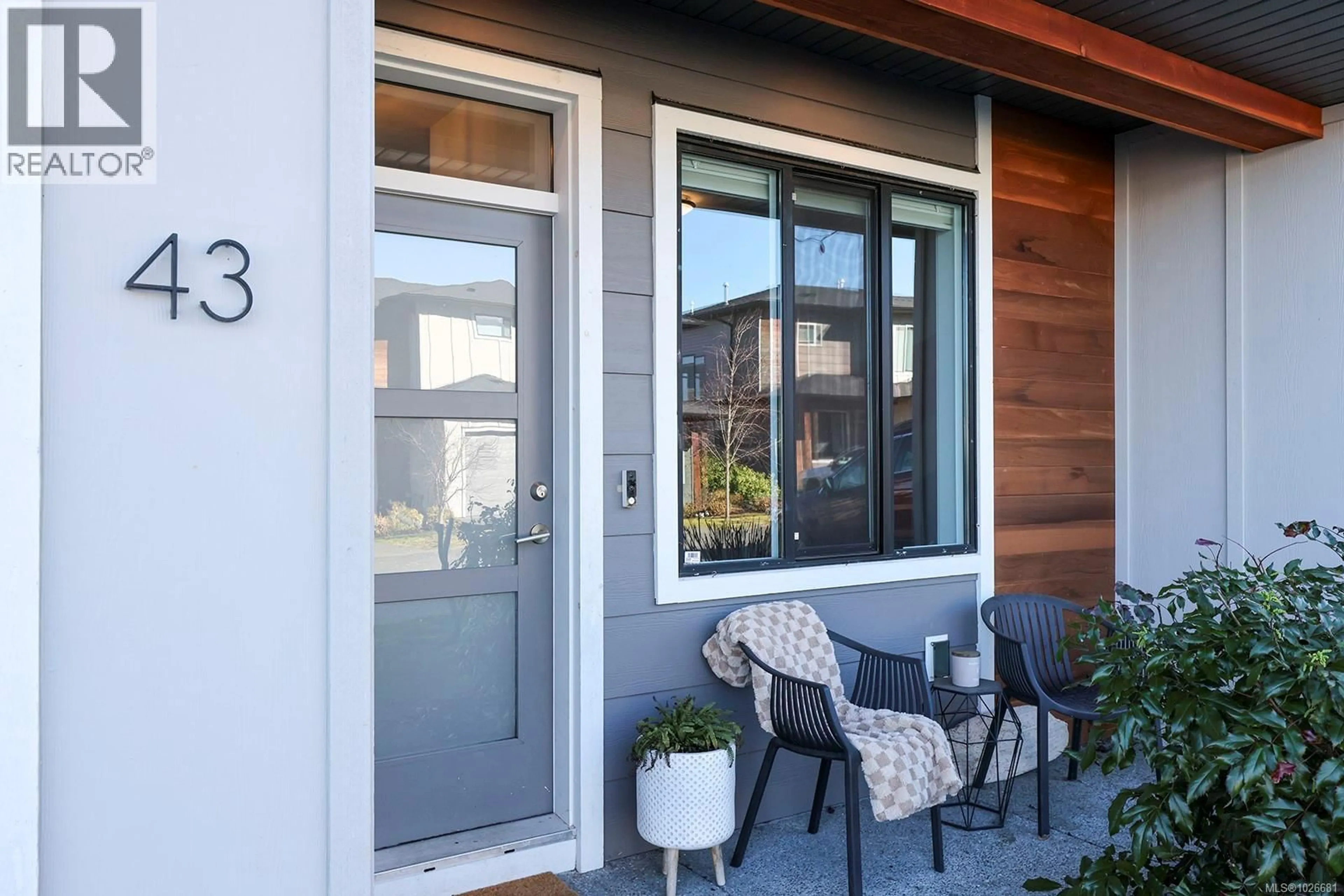 Indoor entryway for 43 - 2607 KENDAL AVENUE, Cumberland British Columbia V0R1S0