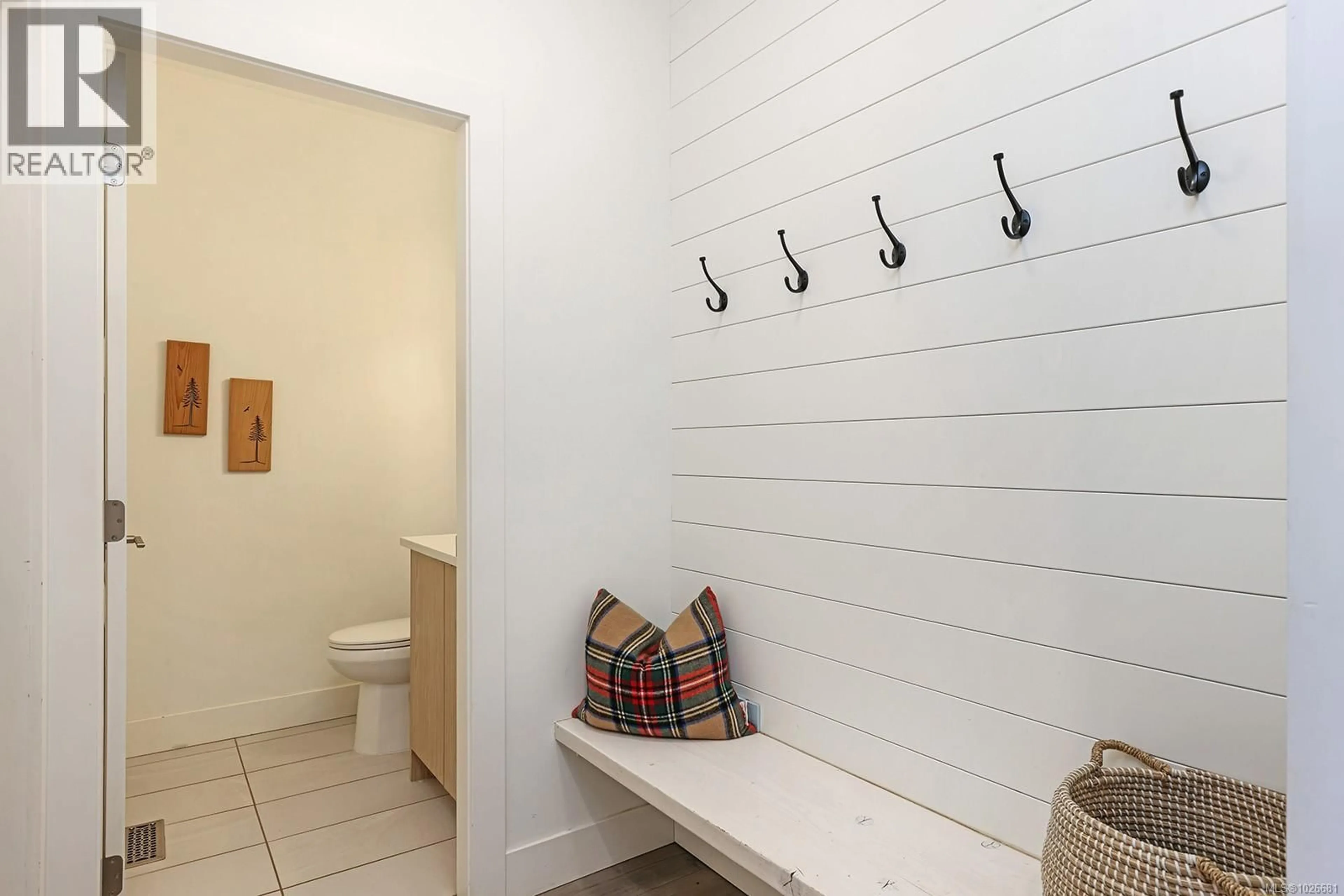 Indoor entryway for 43 - 2607 KENDAL AVENUE, Cumberland British Columbia V0R1S0