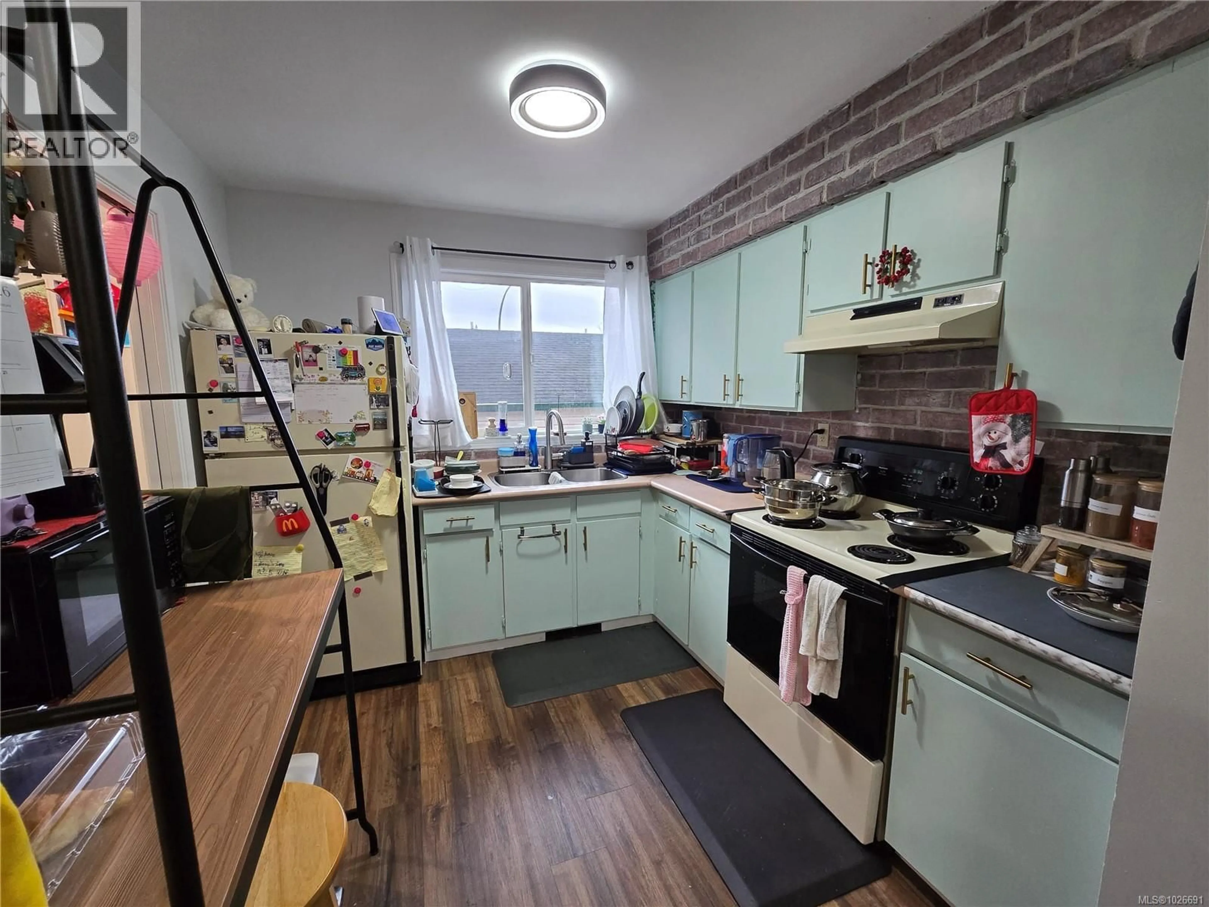 Standard kitchen, unknown for 7312 PINE DRIVE, Port Hardy British Columbia V0N2P0