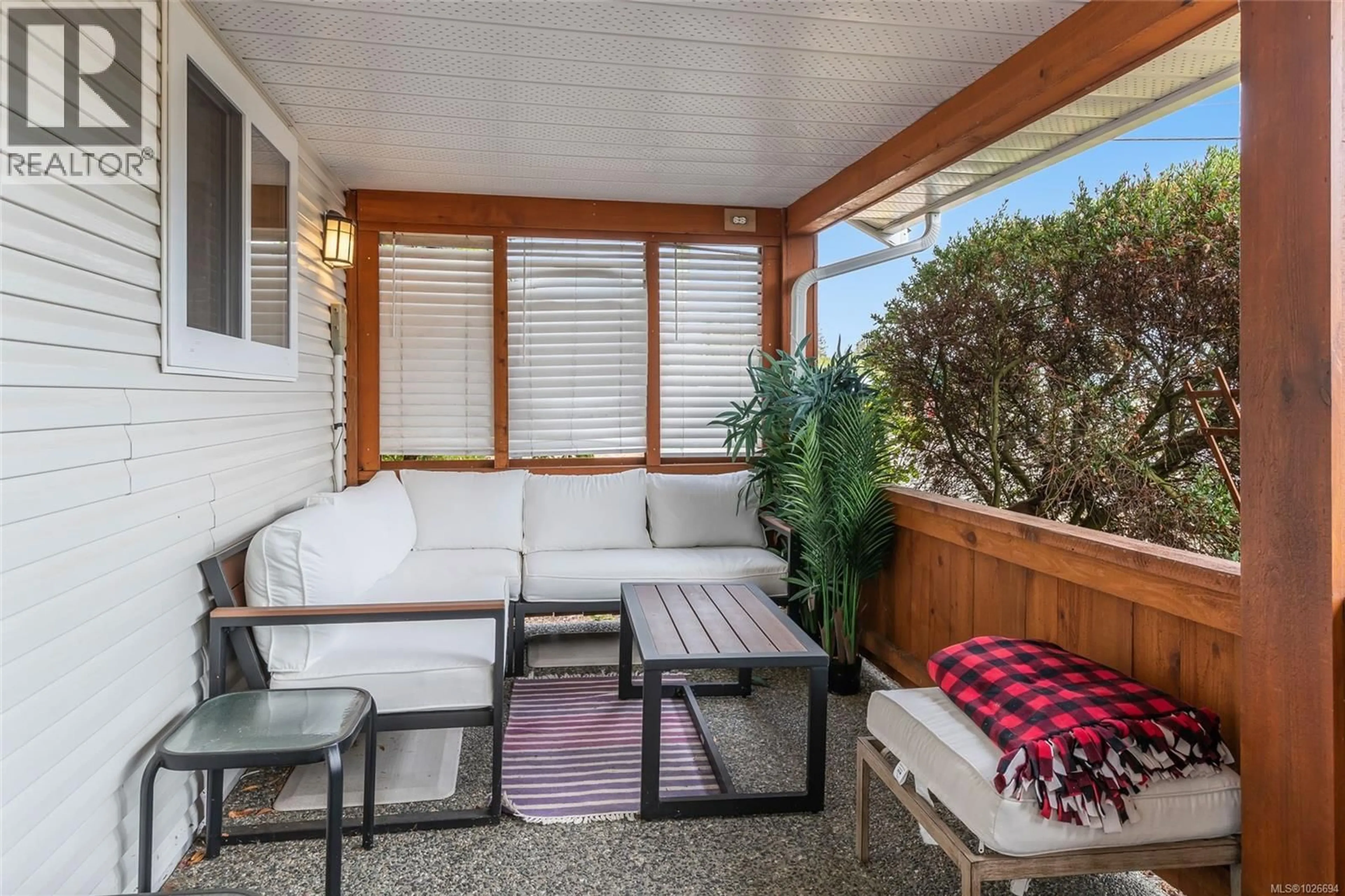 Patio, street for 697 WOODBURN STREET, Parksville British Columbia V9P2M1