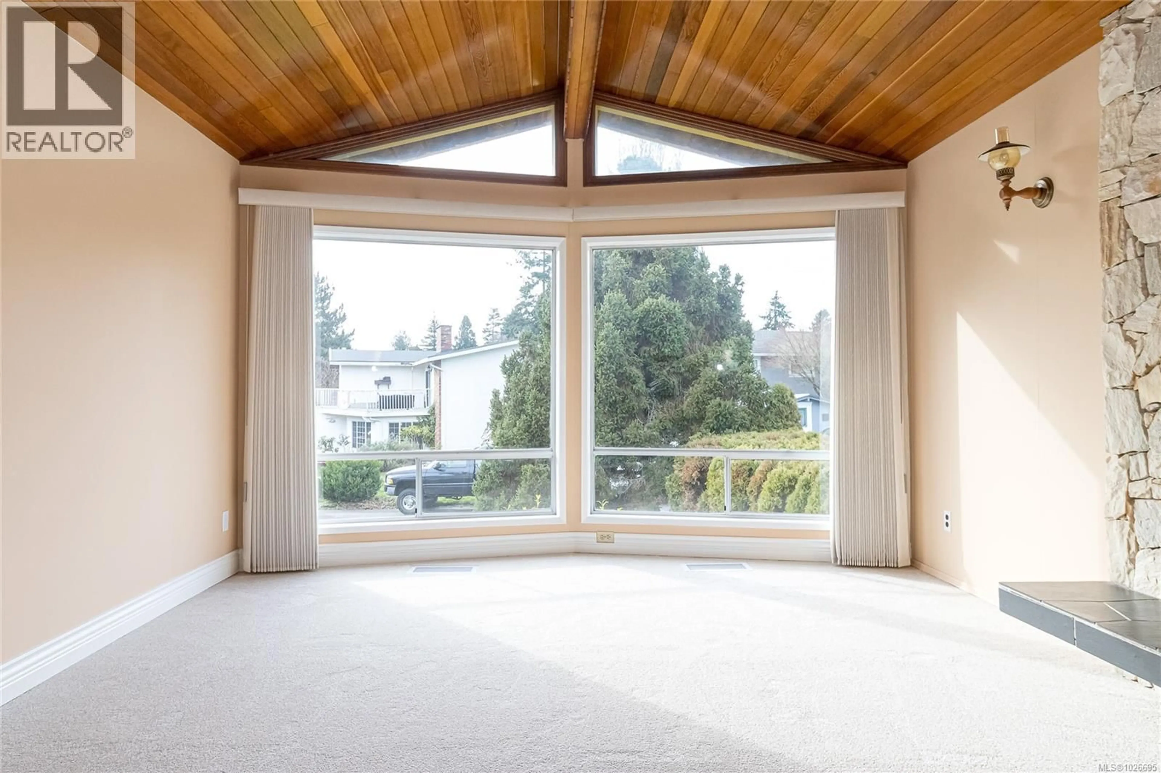 Unknown for 2320 HAZELTON PLACE, Saanich British Columbia V8N5C3