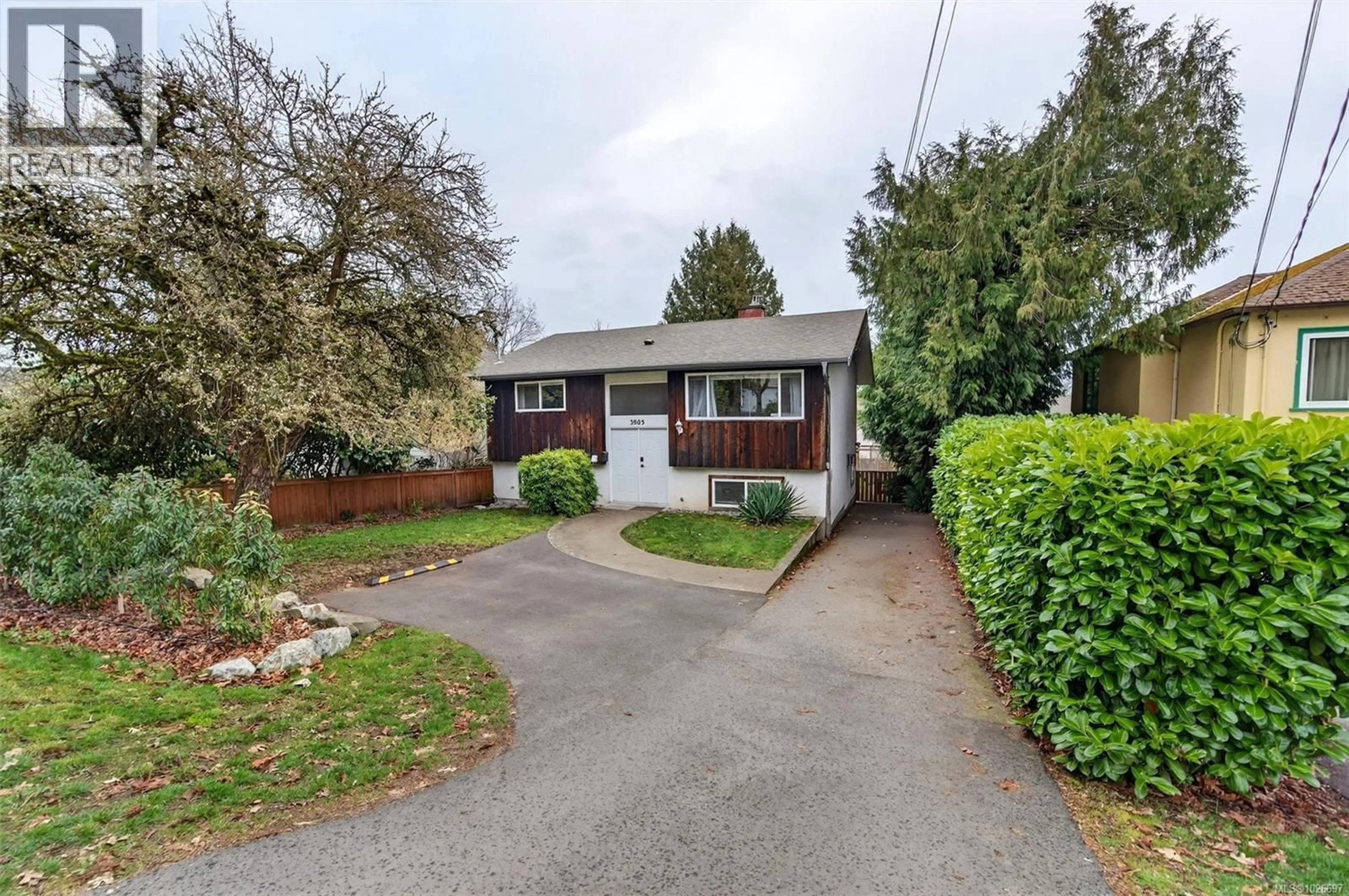 Unknown for 3905 GRANGE ROAD, Saanich British Columbia V8Z4T6