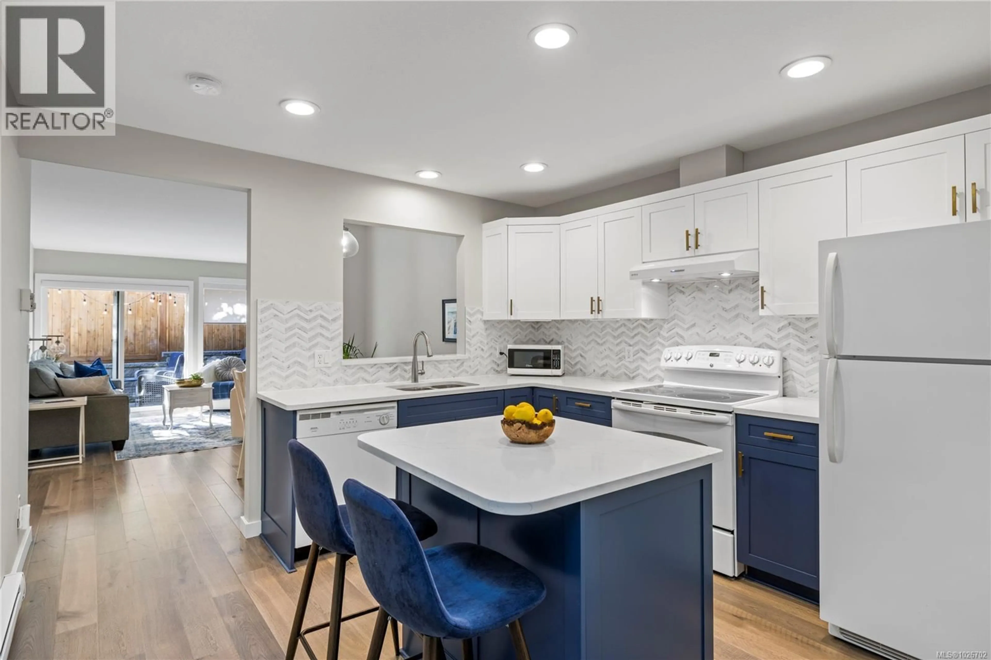 Open concept kitchen, ceramic/tile floor for 7 - 332 BELAIRE STREET, Ladysmith British Columbia V9G1A7