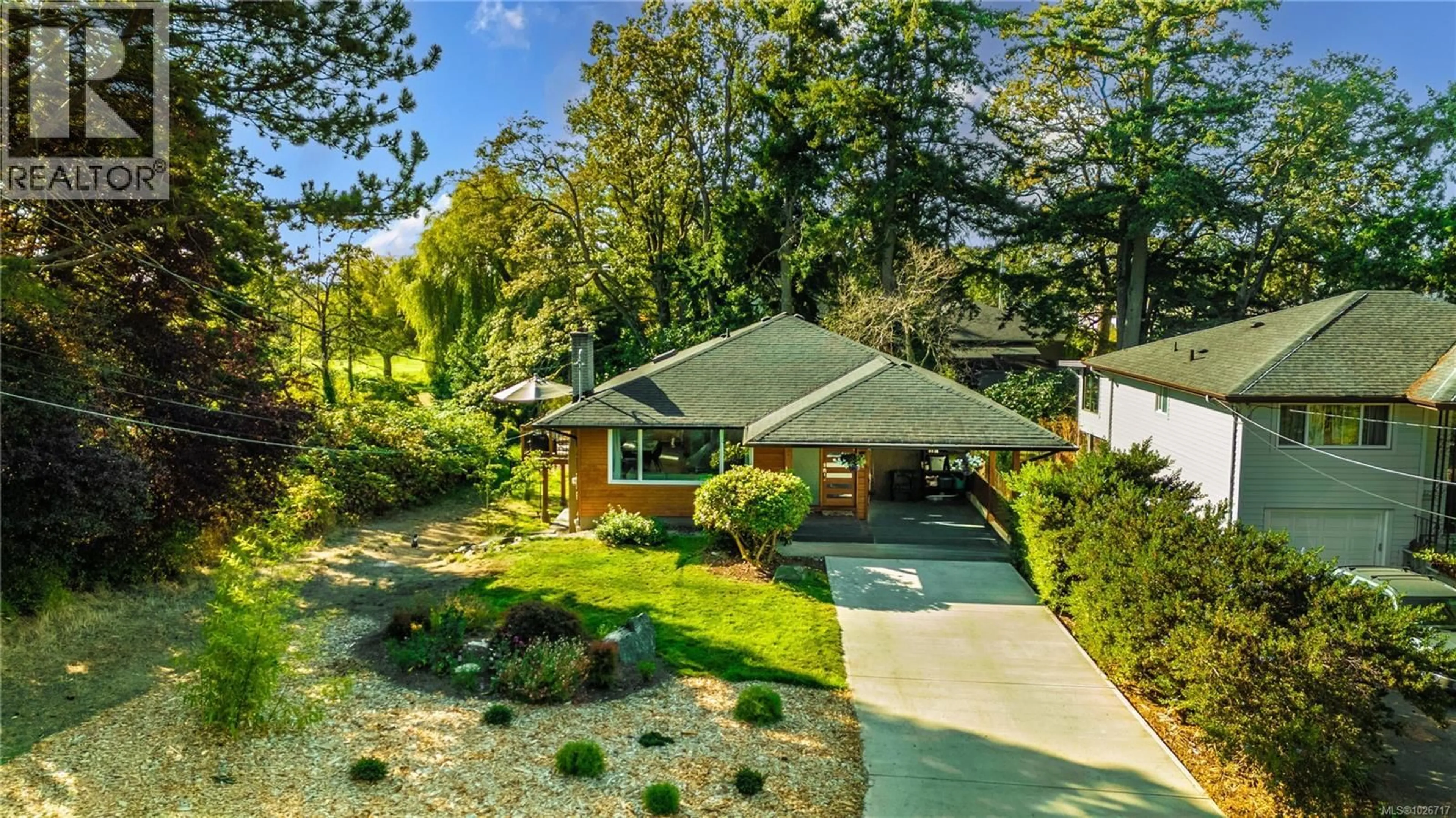 A pic from outside/outdoor area/front of a property/back of a property/a pic from drone, street for 1299 CAMROSE CRESCENT, Saanich British Columbia V8P1N6